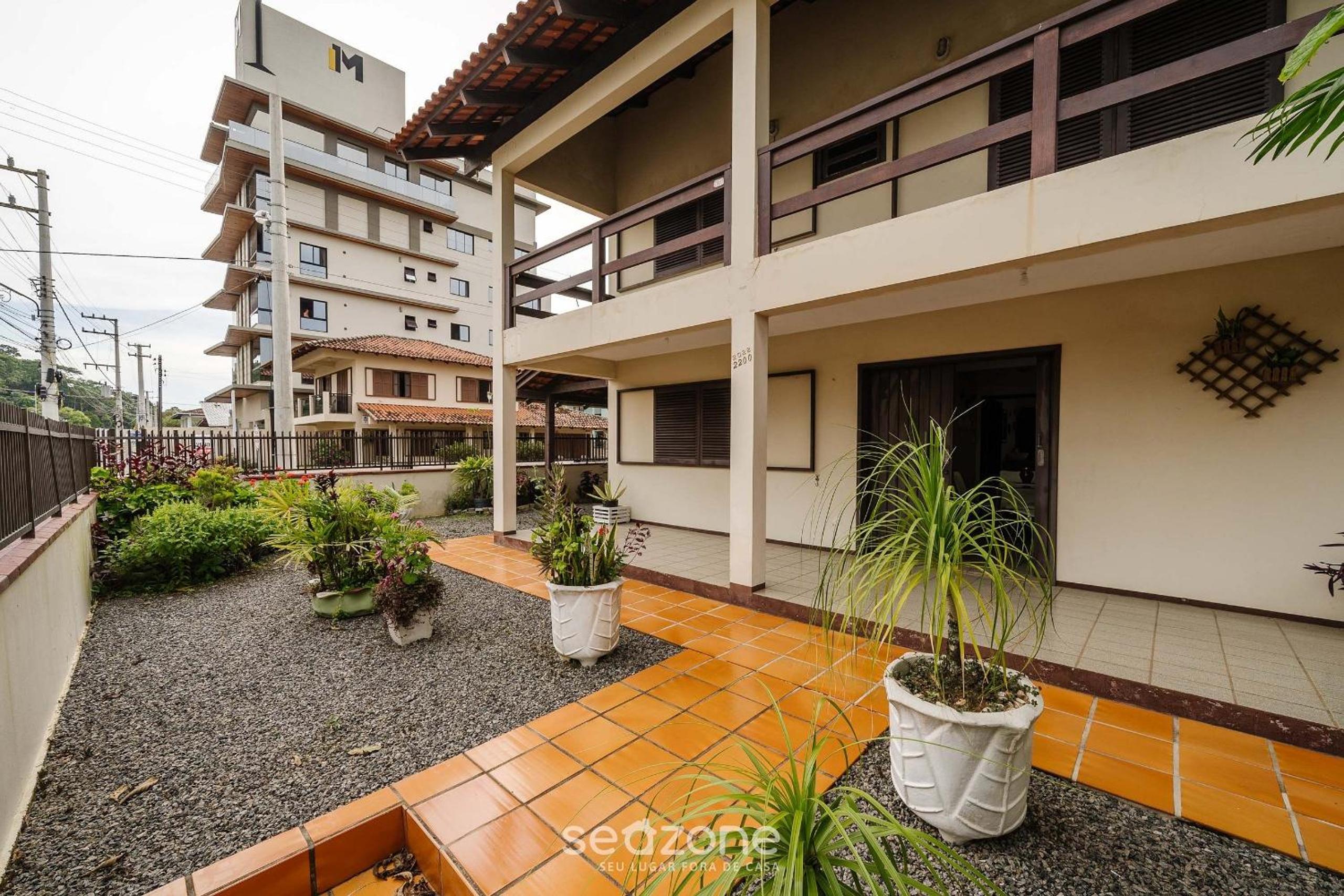 House 100m from the beach in Barra Velha AIA2200