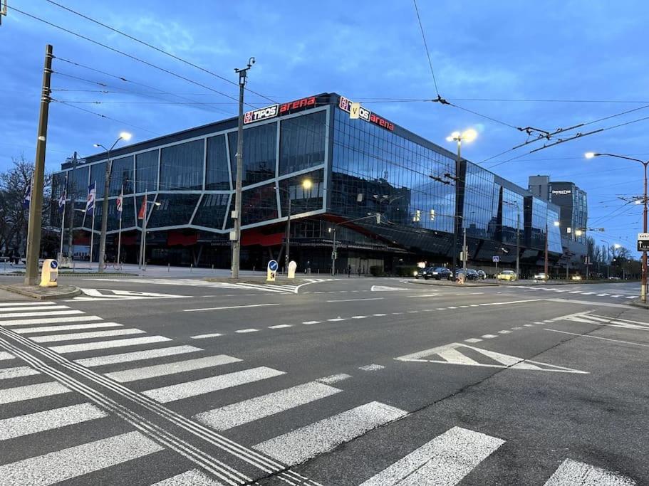New apartment near Tipos Arena, free parking, Danubius One building view 5