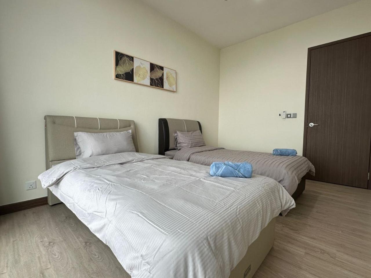 Cozy couple apartment suite photo 6
