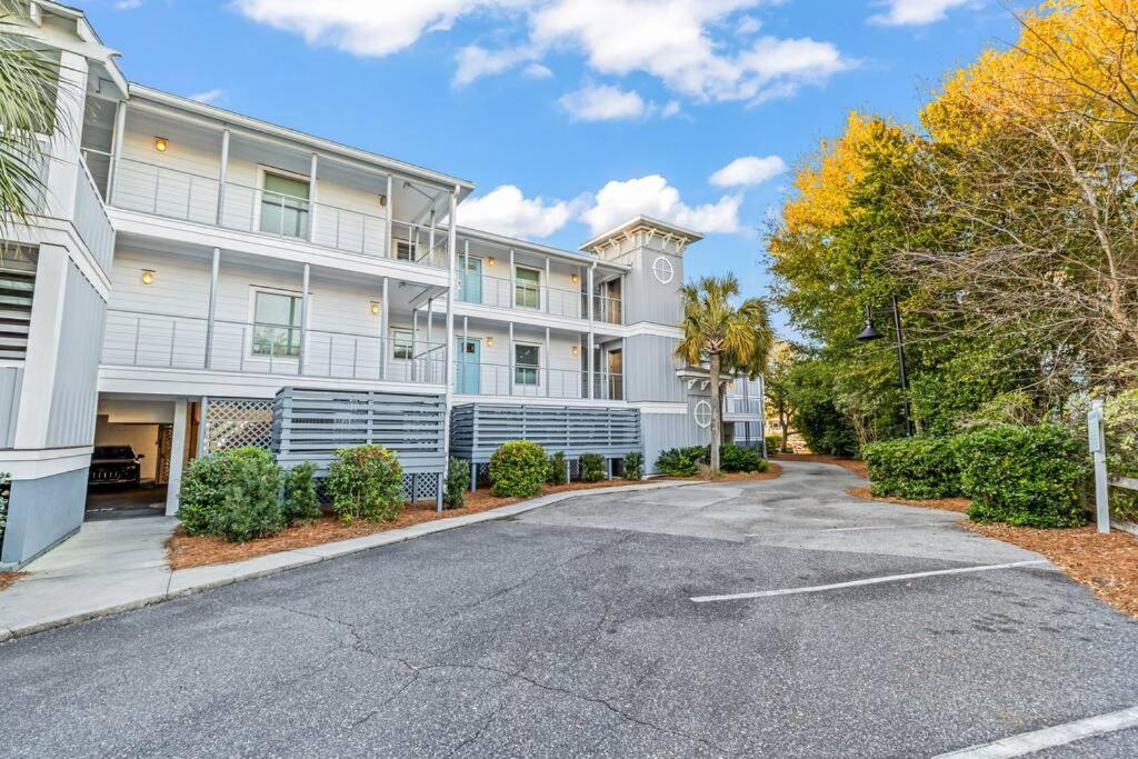 New Listing! Moorings 510 - Yacht View Serenity!