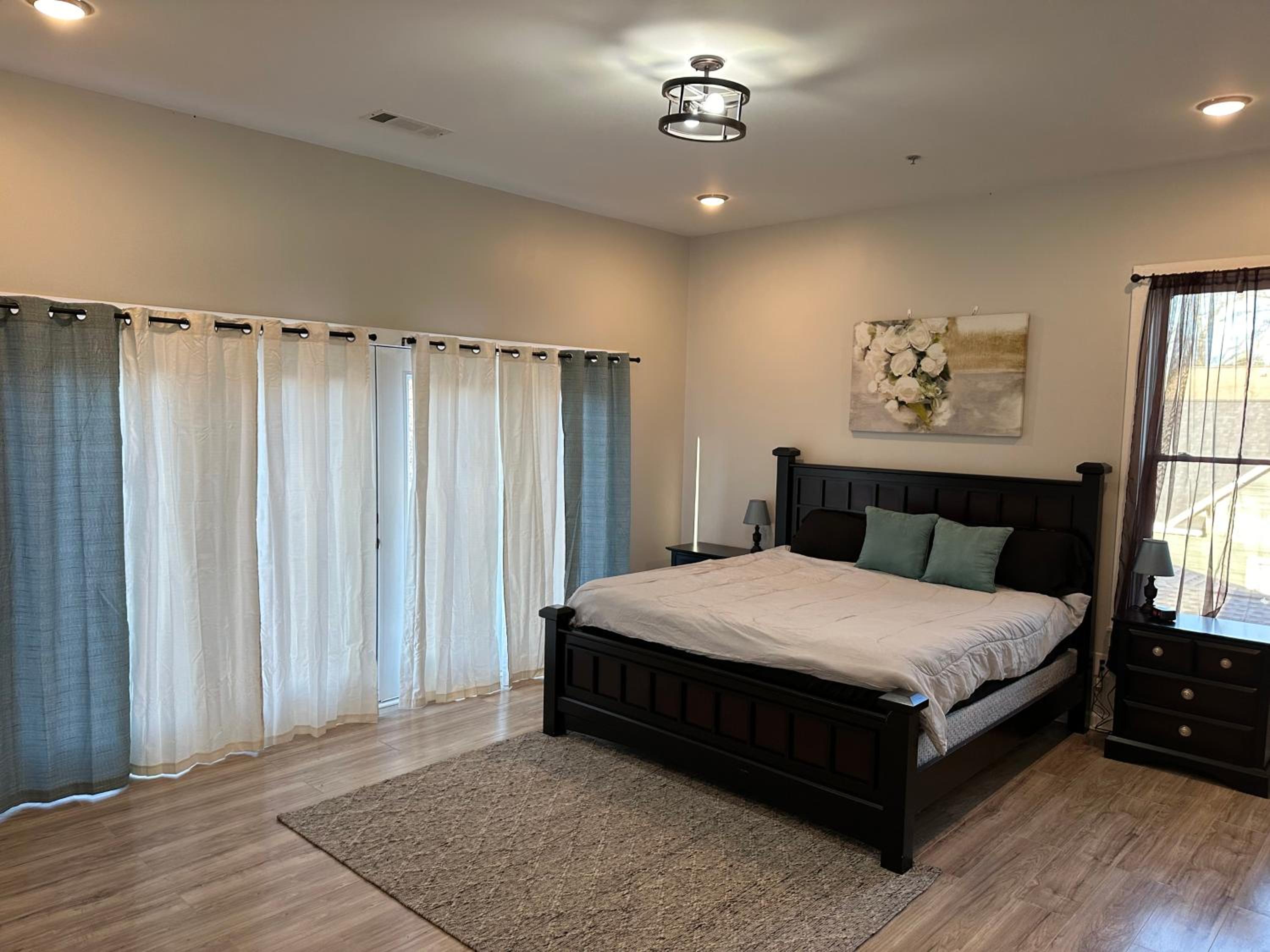 Decatur Delight Mixed- Use Apartments!