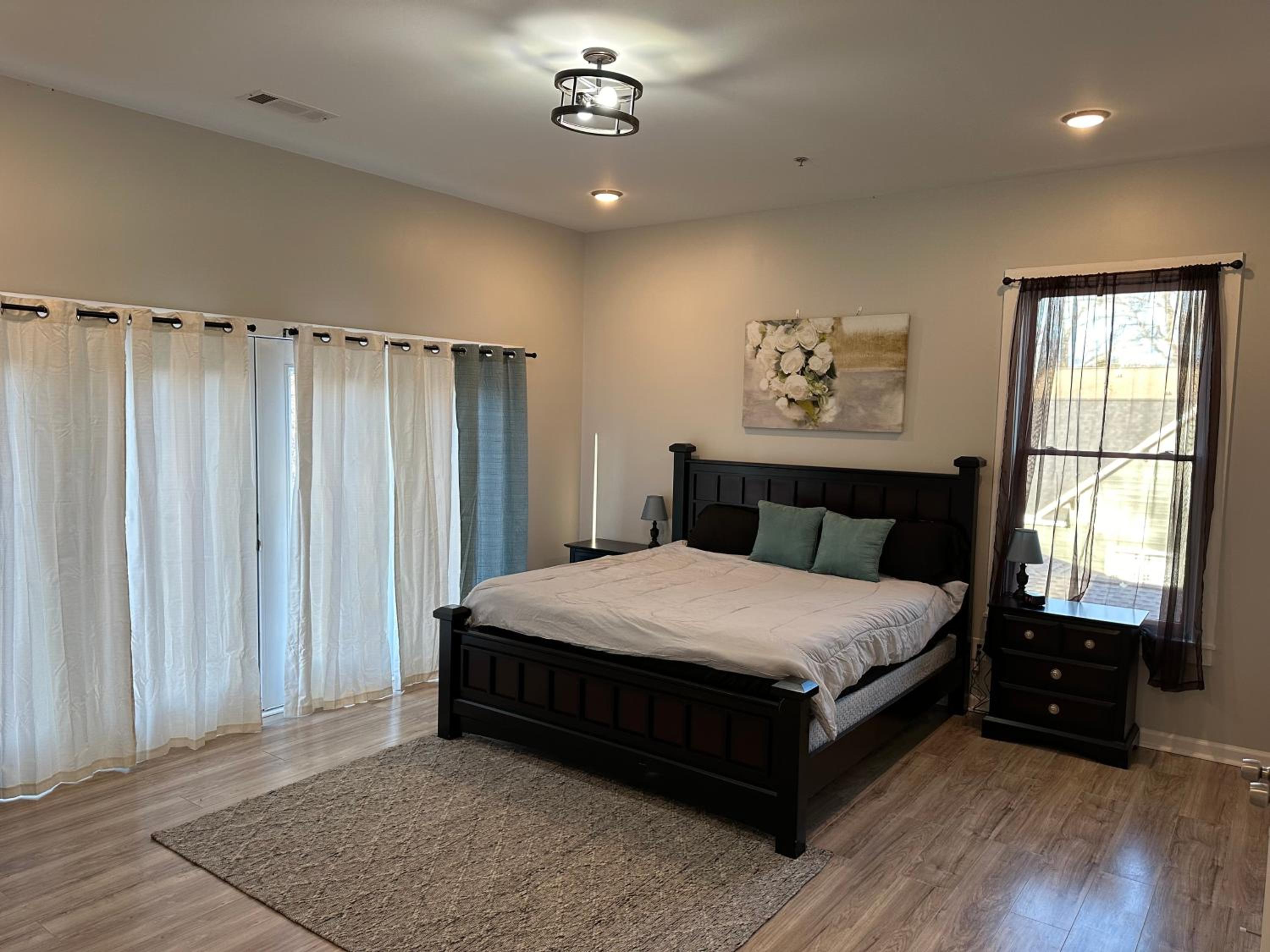 Decatur Delight Mixed- Use Apartments!