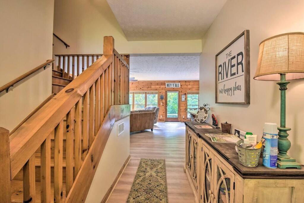 Riverfront Home w Gameroom & Screened Porch view 3
