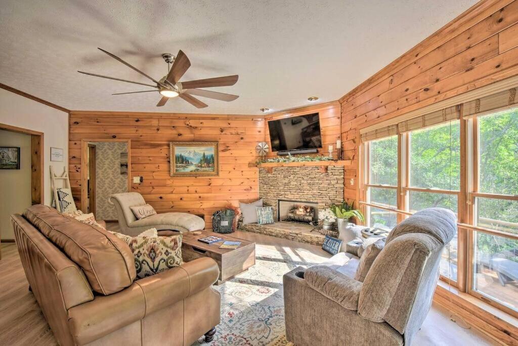 Riverfront Home w Gameroom & Screened Porch view 4