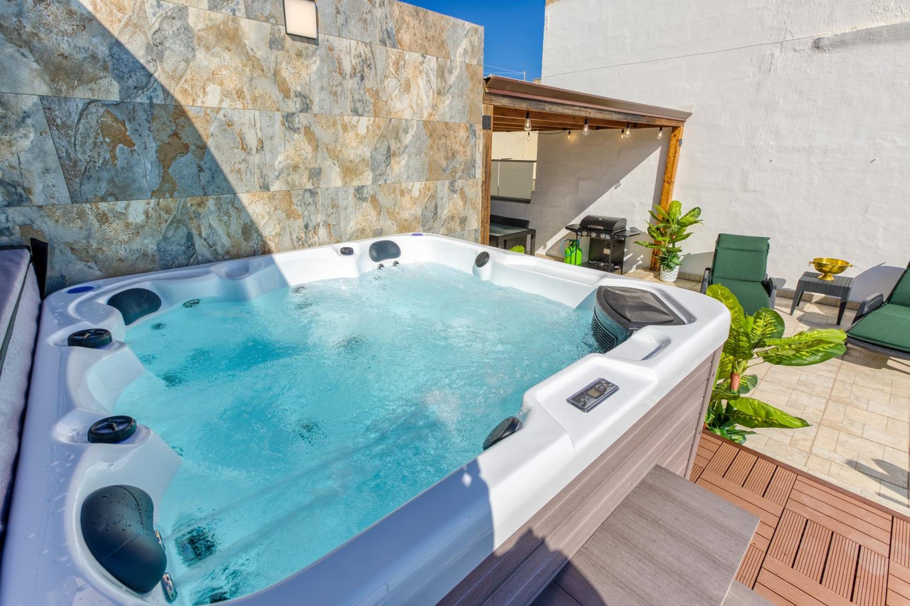 Hotel Sliema Luxury House - Image 1