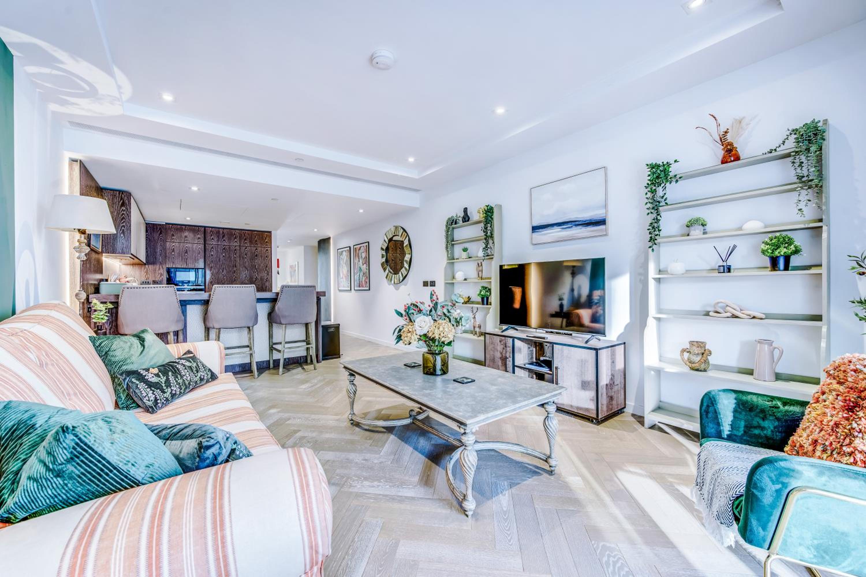 Stunning 2-Bed Apartment in London by 53 Degrees Property, City Centre, Amazing views!