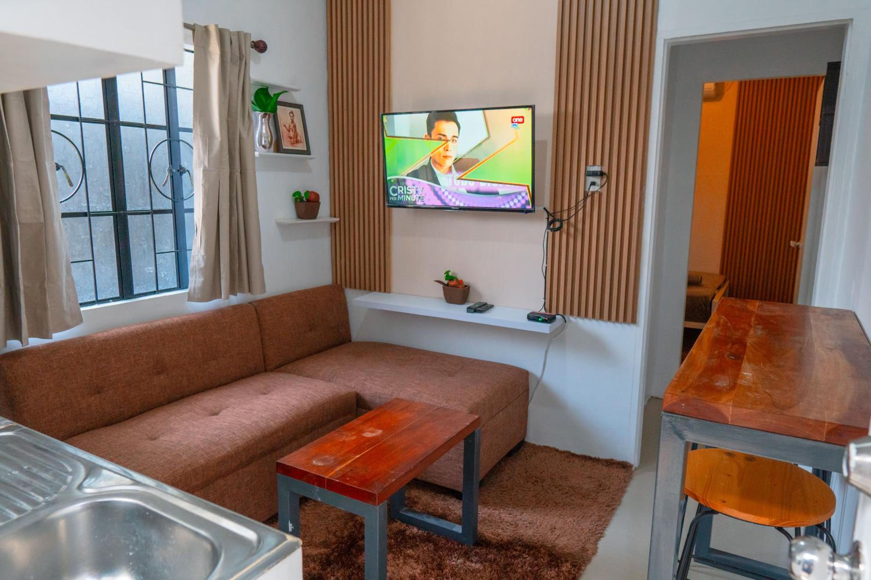 Apartment near Malls view 2