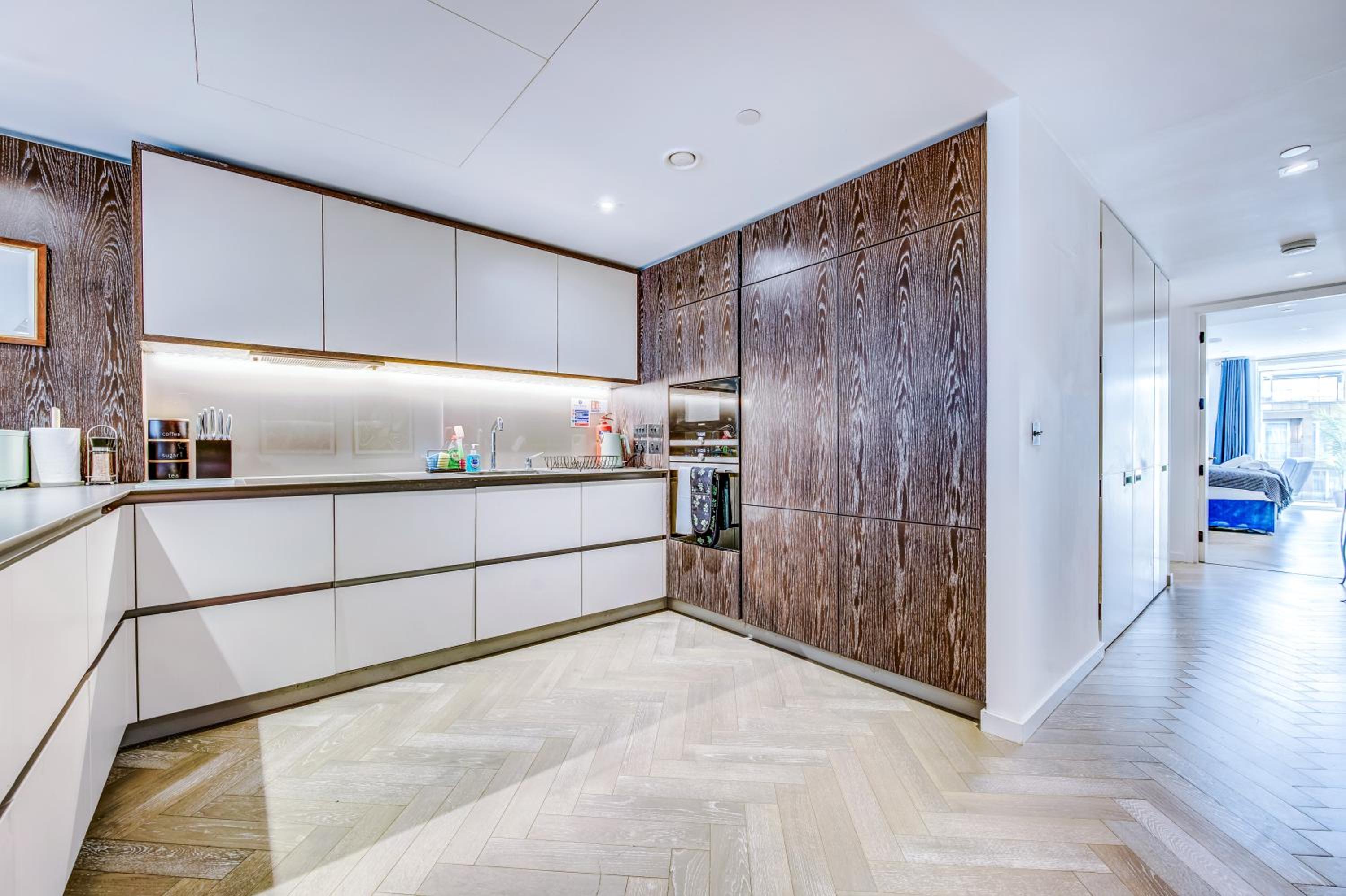 Stunning 2-Bed Apartment in London by 53 Degrees Property, City Centre, Amazing views!