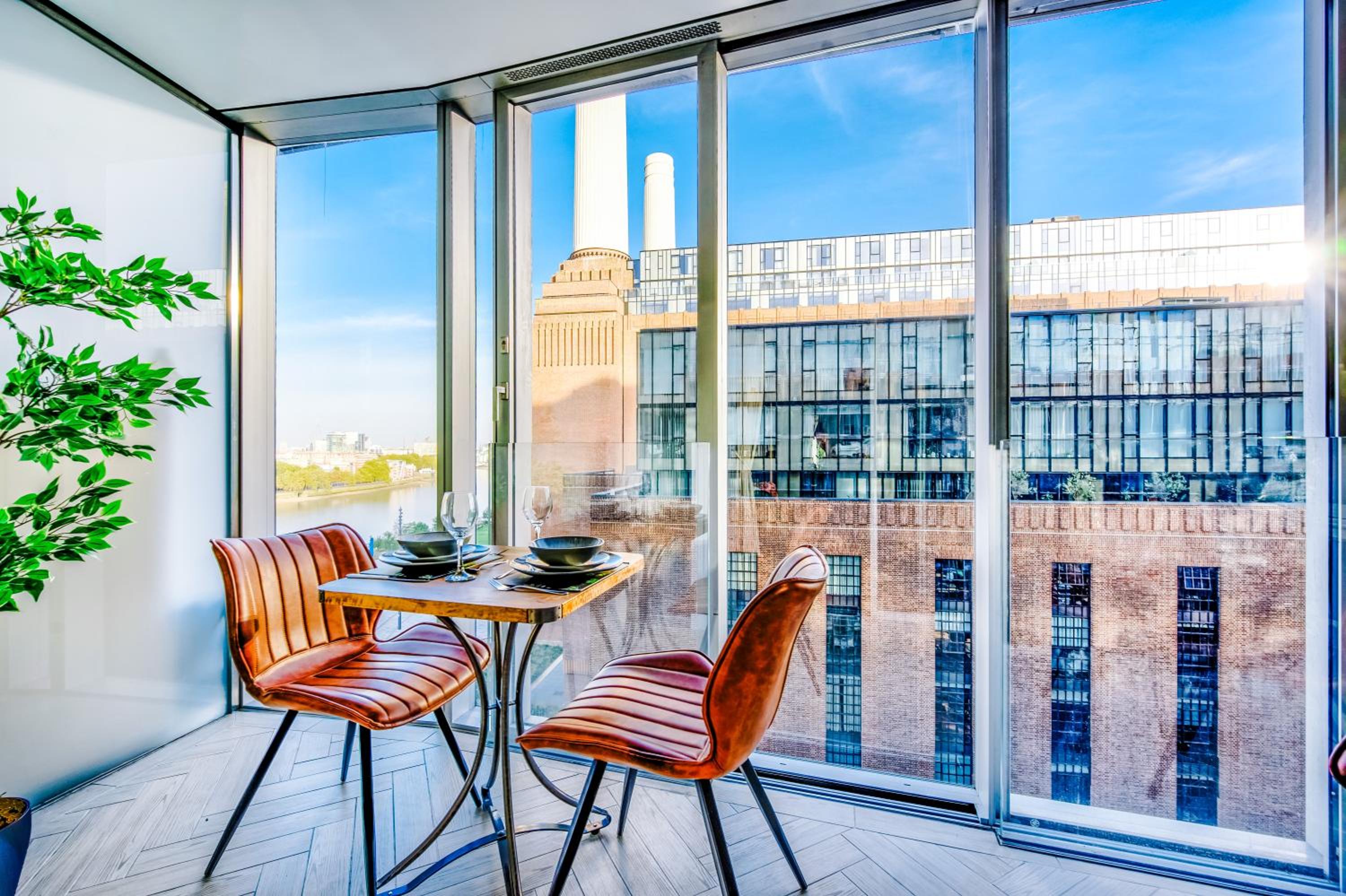 Stunning 2-Bed Apartment in London by 53 Degrees Property, City Centre, Amazing views!