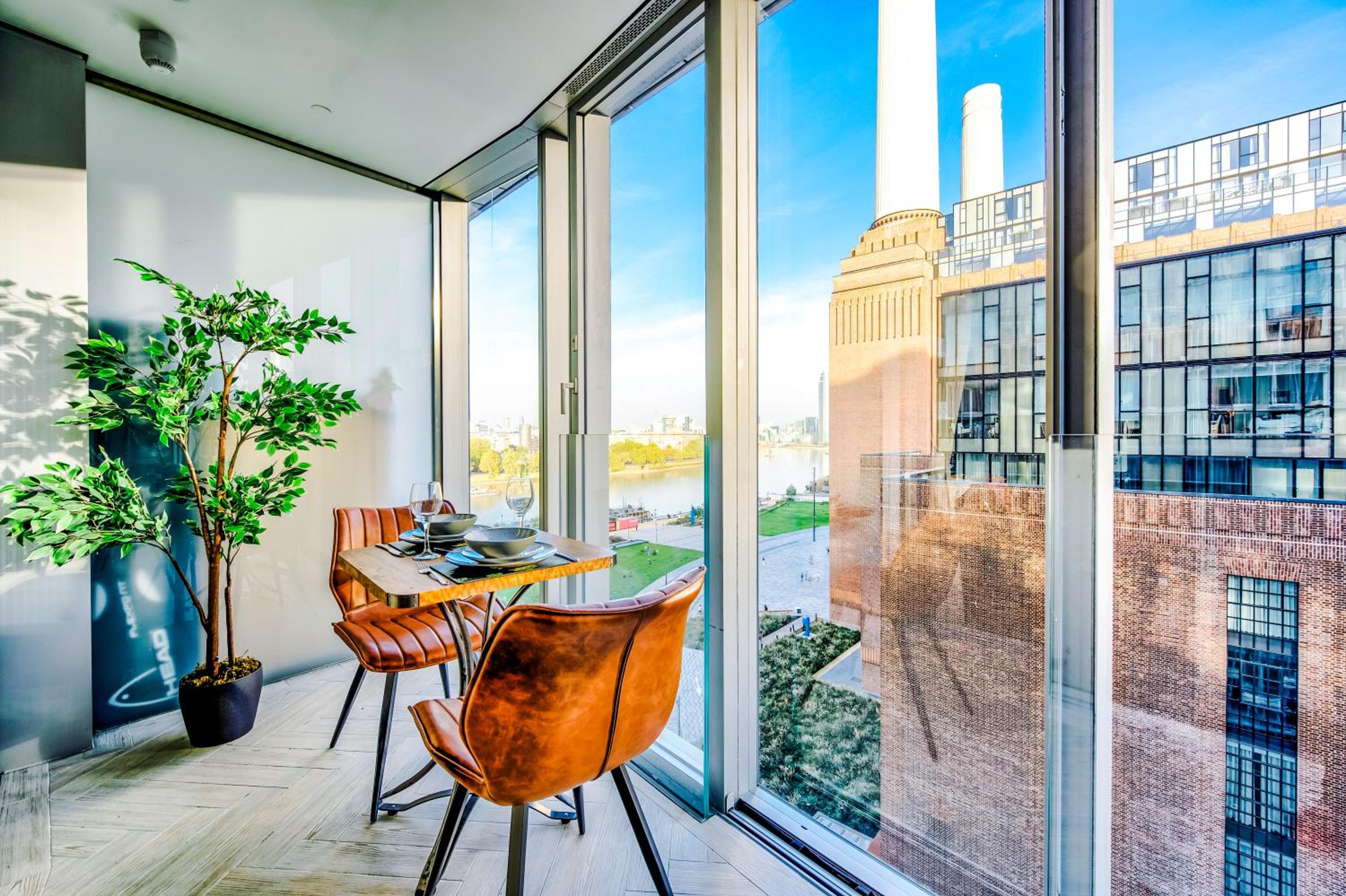 Stunning 2-Bed Apartment in London by 53 Degrees Property, City Centre, Amazing views!