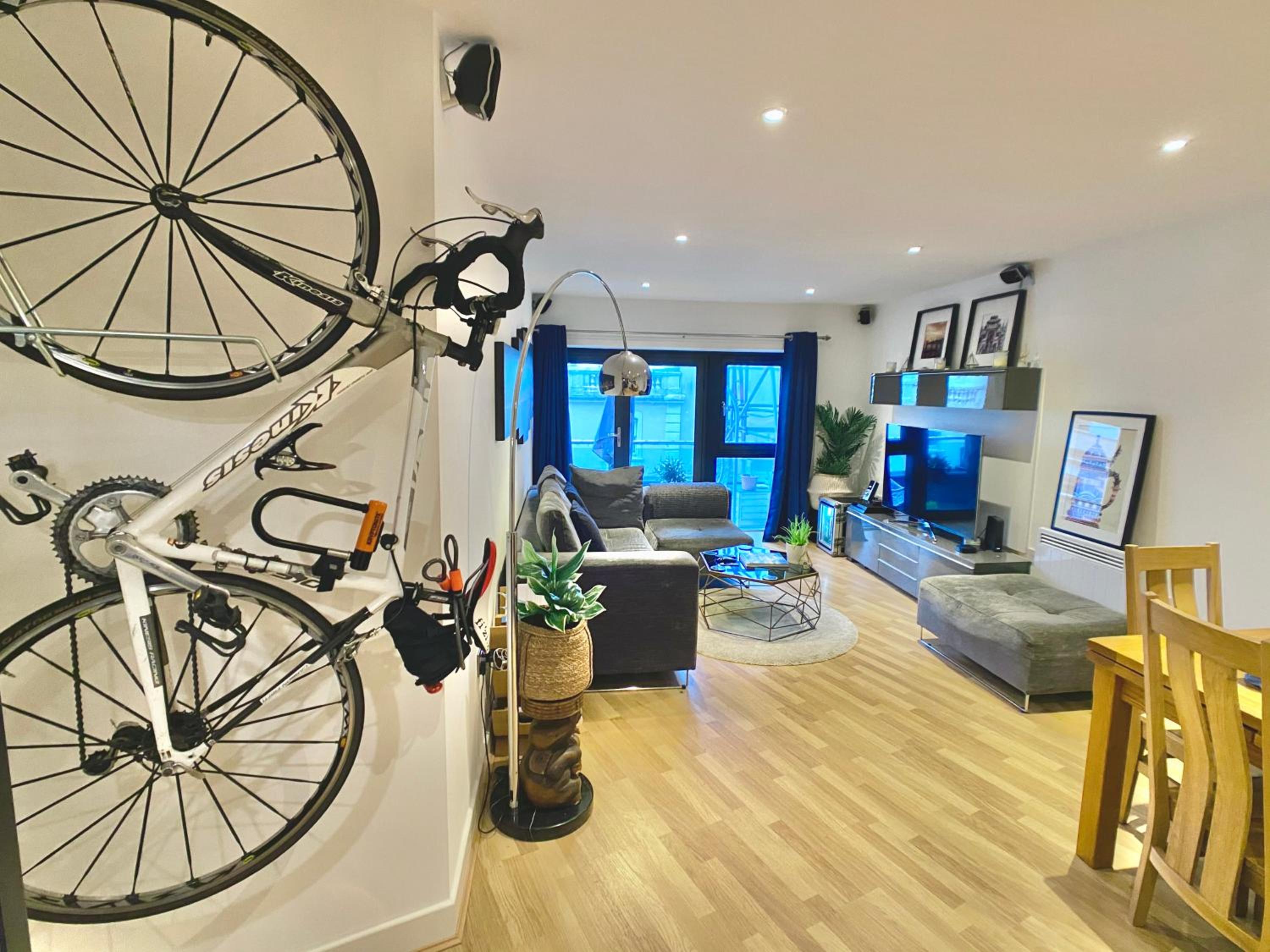 Modern, spacious flat in the heart of Bournemouth. view 2