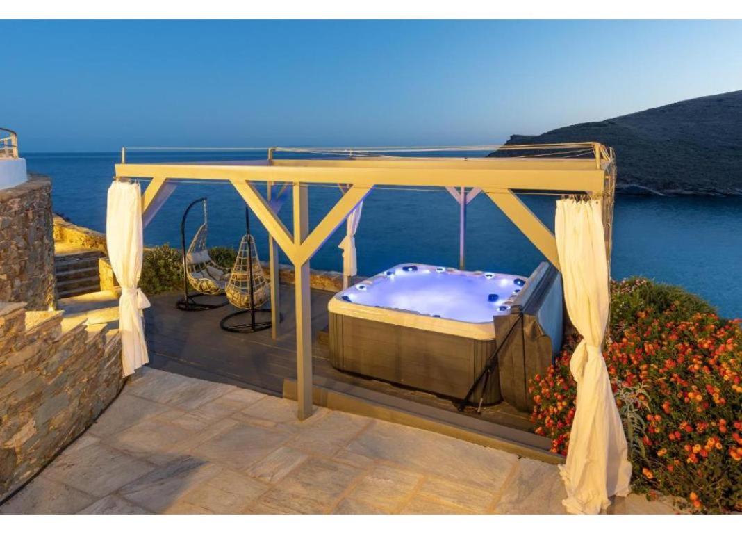 Blueros - Main Villa view 5