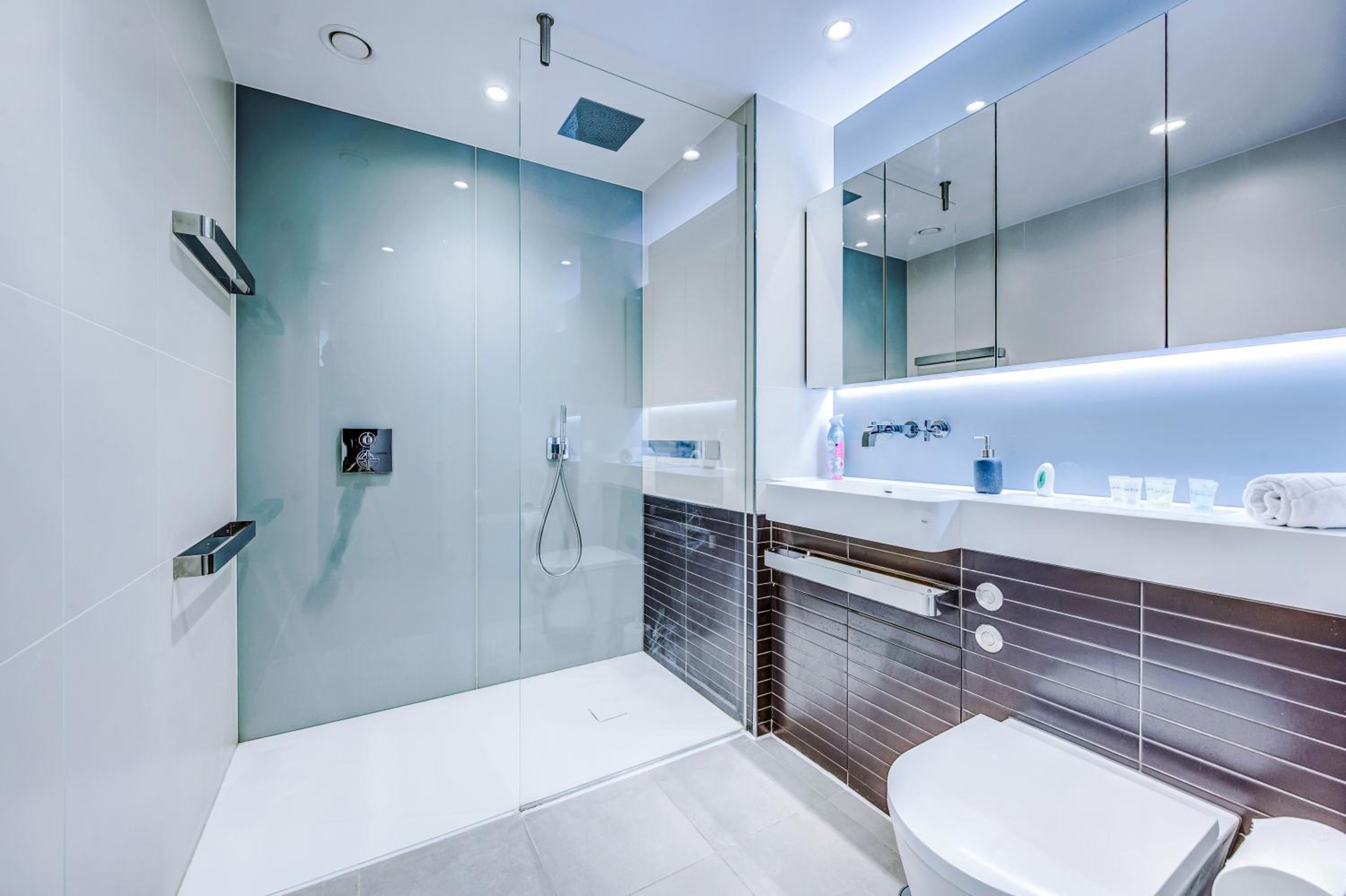 Stunning 2-Bed Apartment in London by 53 Degrees Property, City Centre, Amazing views!