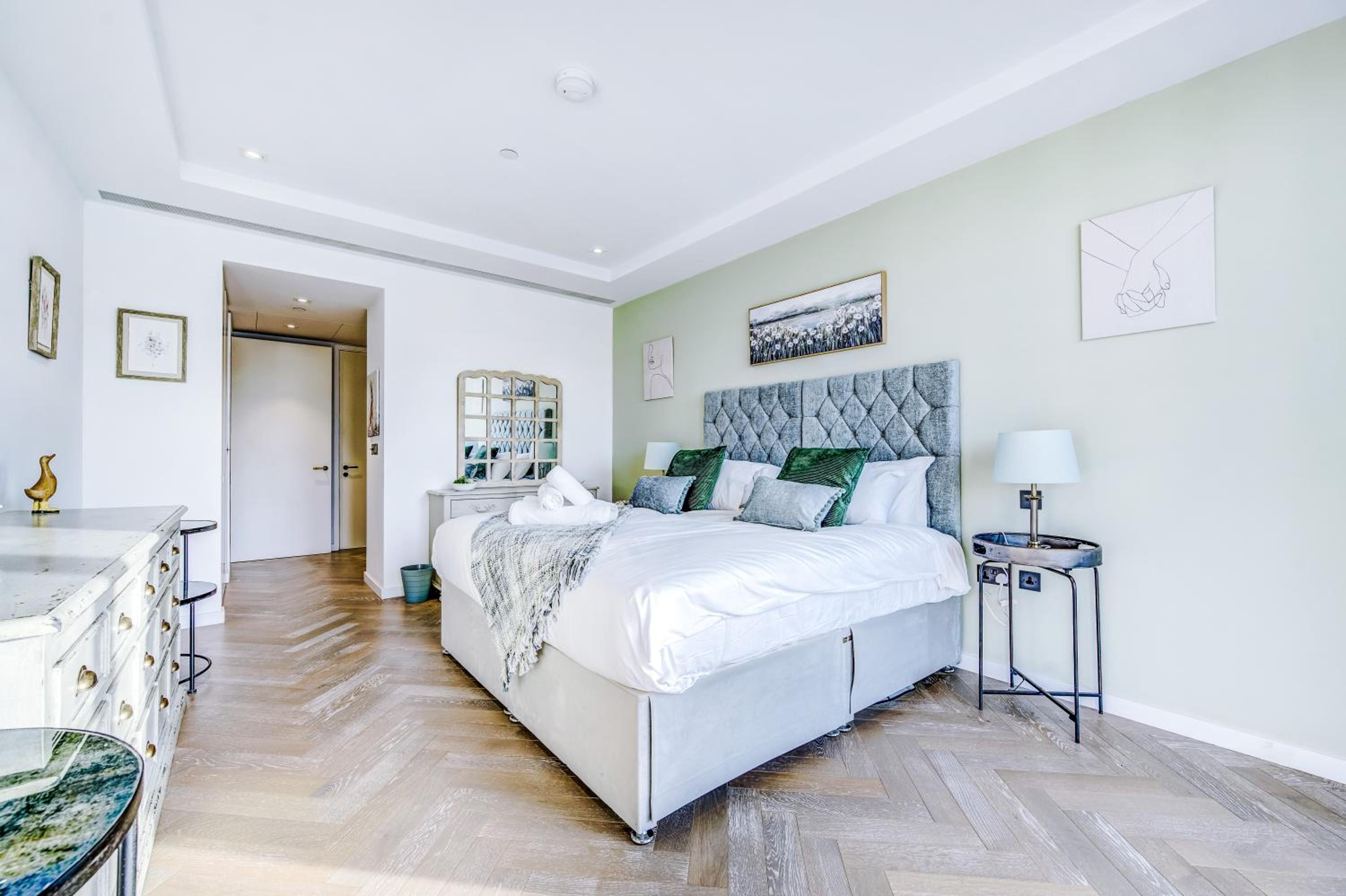 Stunning 2-Bed Apartment in London by 53 Degrees Property, City Centre, Amazing views!