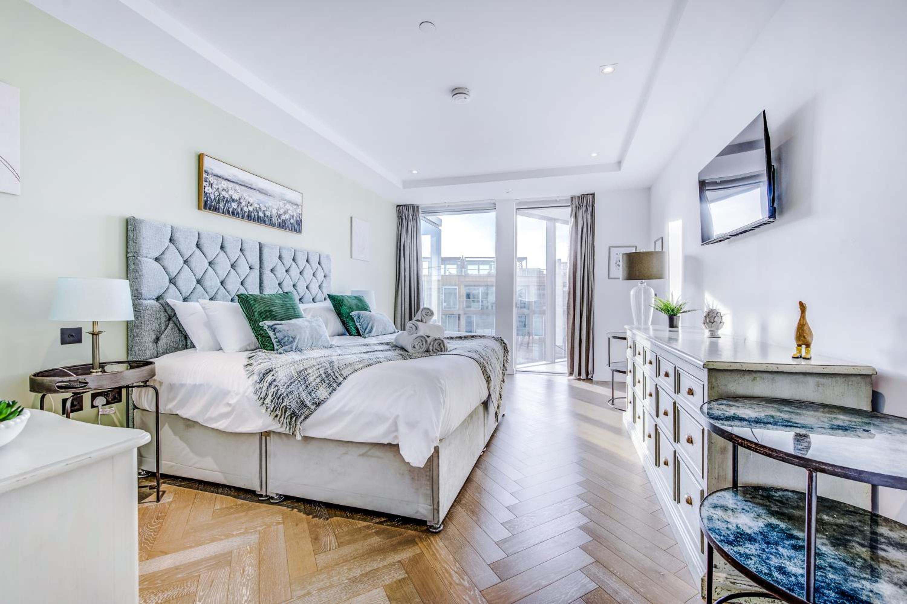 Stunning 2-Bed Apartment in London by 53 Degrees Property, City Centre, Amazing views!