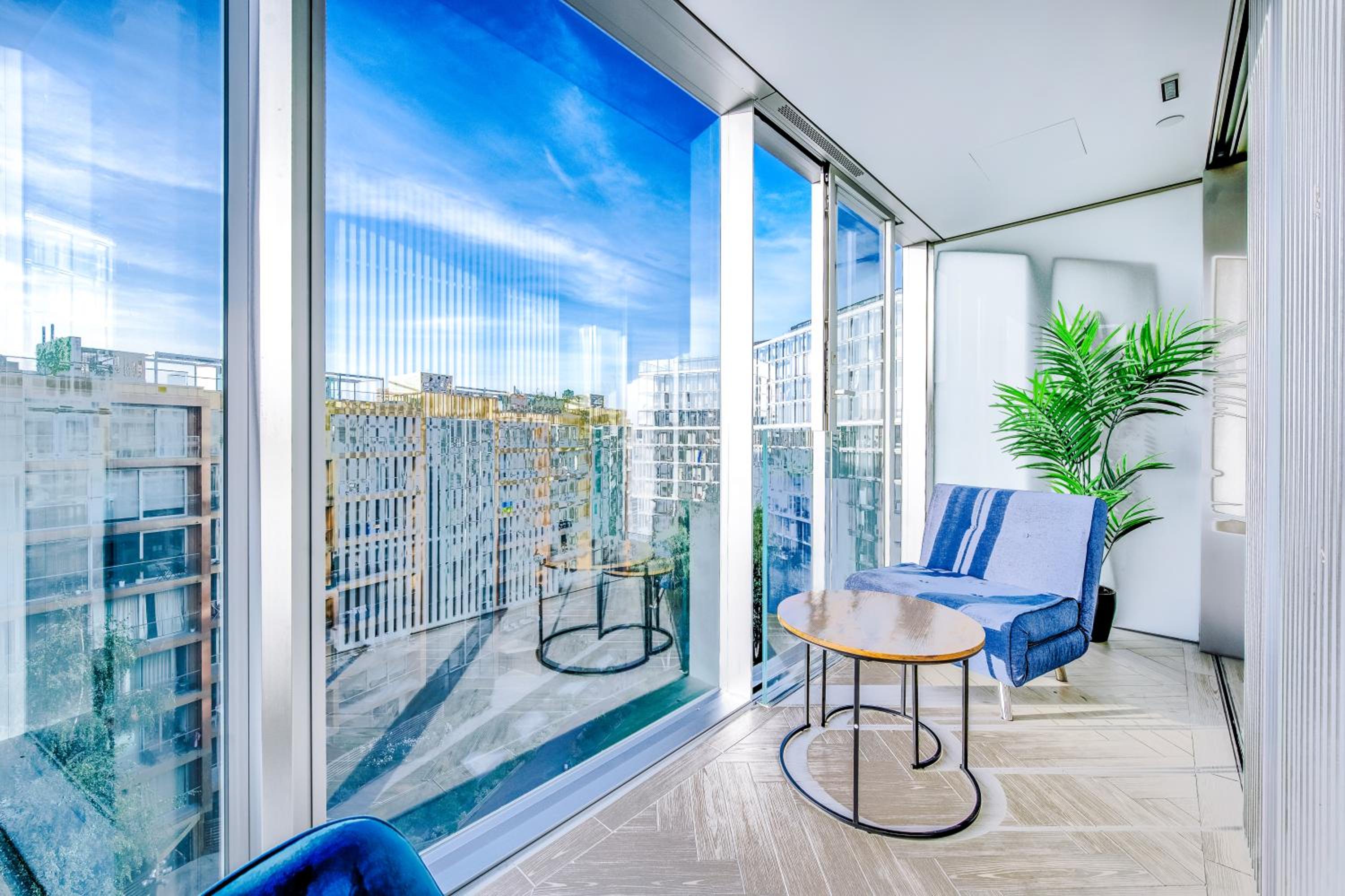 Stunning 2-Bed Apartment in London by 53 Degrees Property, City Centre, Amazing views!