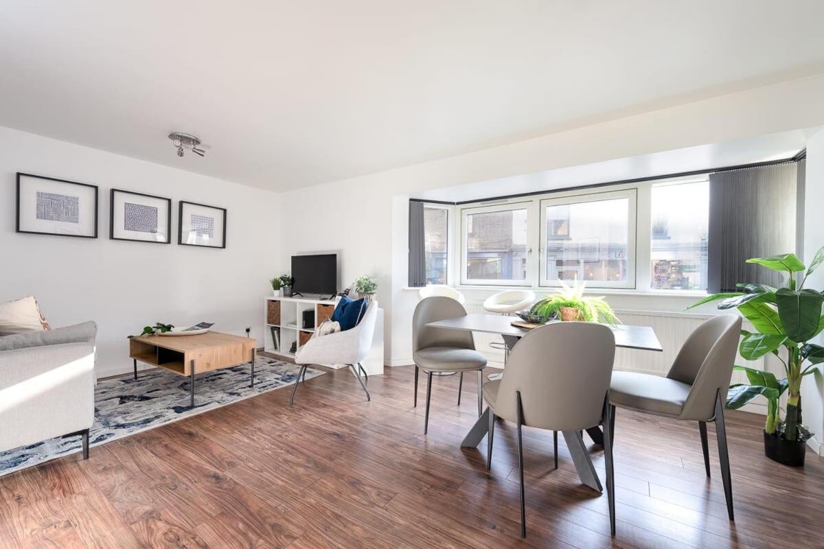 City Center,2 Bedroom Apartment with Parking view 5