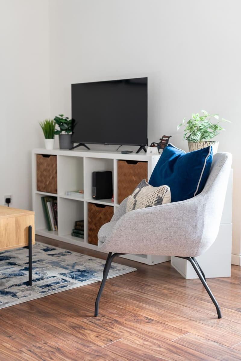 City Center,2 Bedroom Apartment with Parking view 3