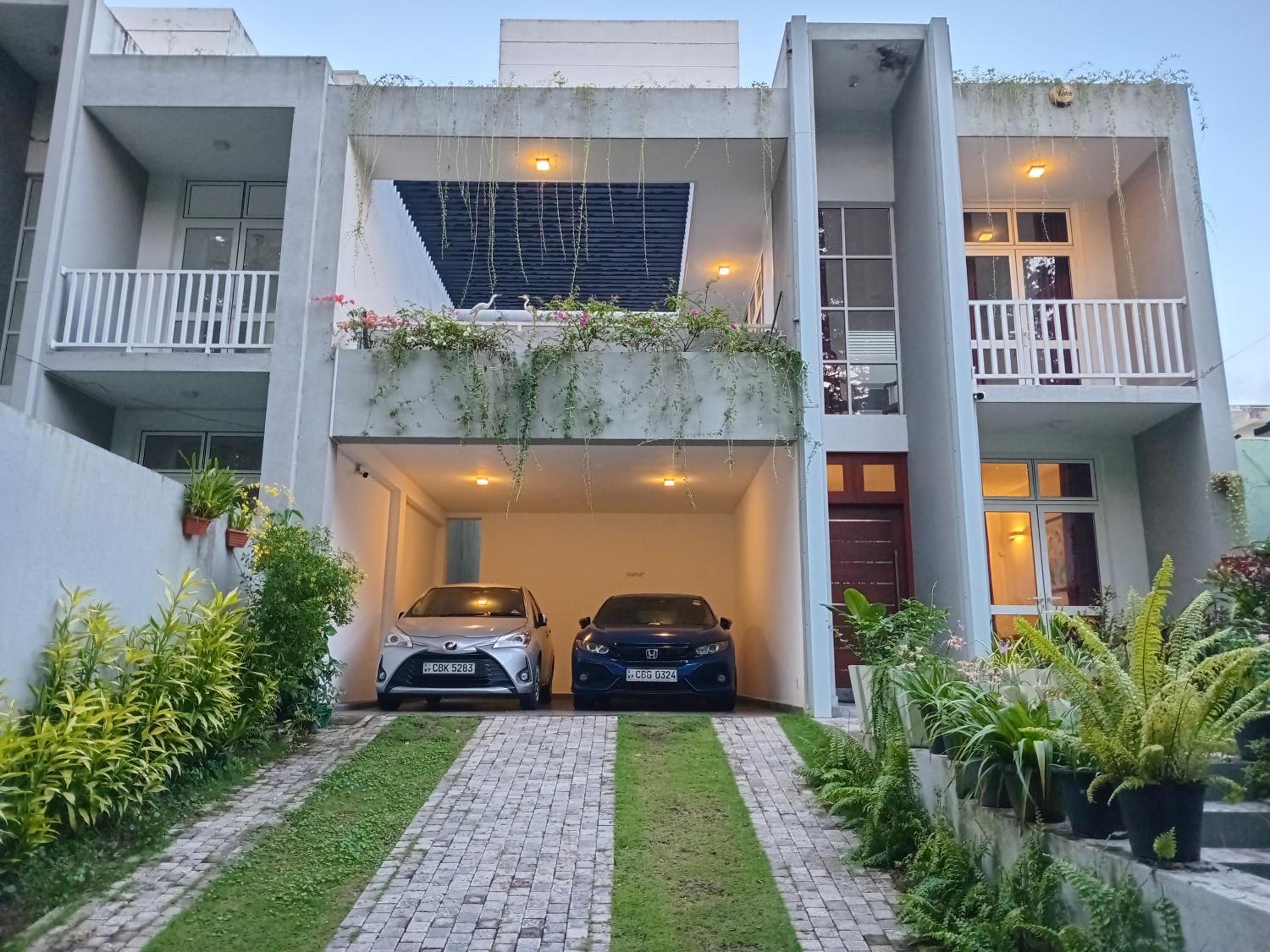 OESIS - Stylish Villa Steps from Historic Galle Fort view 2