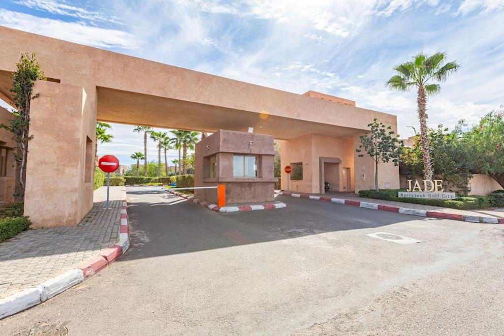 Golf Prestigia, grande piscine, jardins
