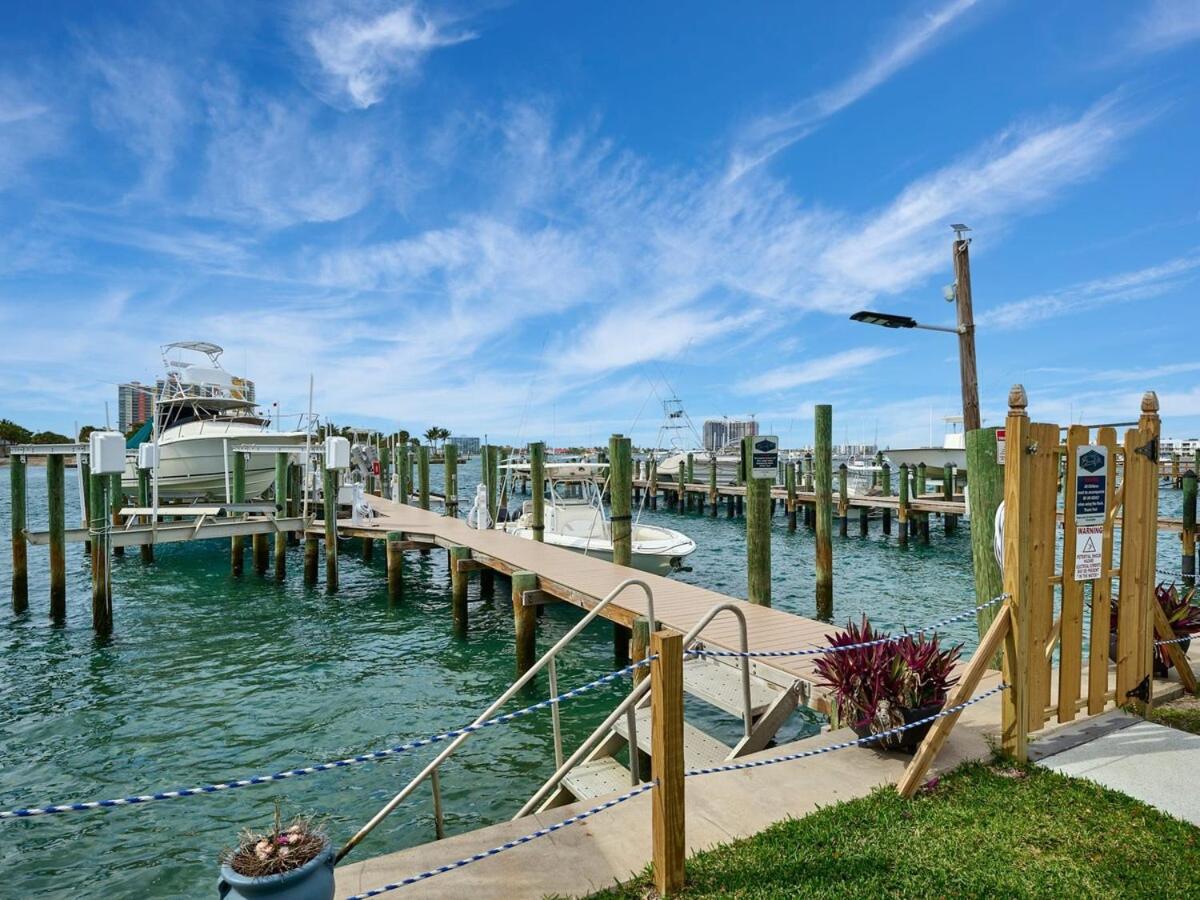 Grand 2 Bedroom on the Intracoastal view 5