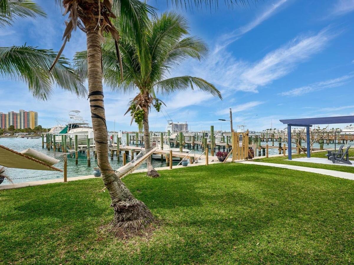Luxe 2 Bedroom with Direct views of the Intracoastal view 3