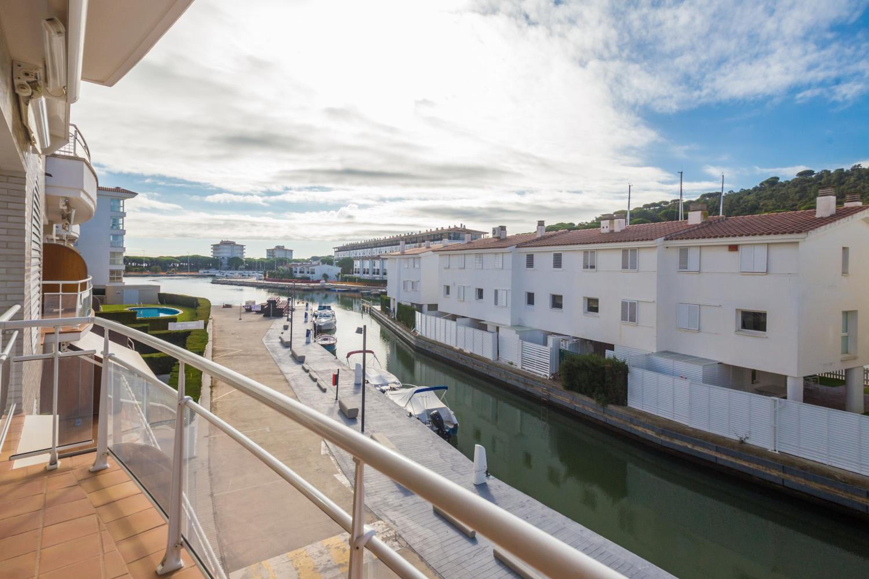 La Marina photo 2