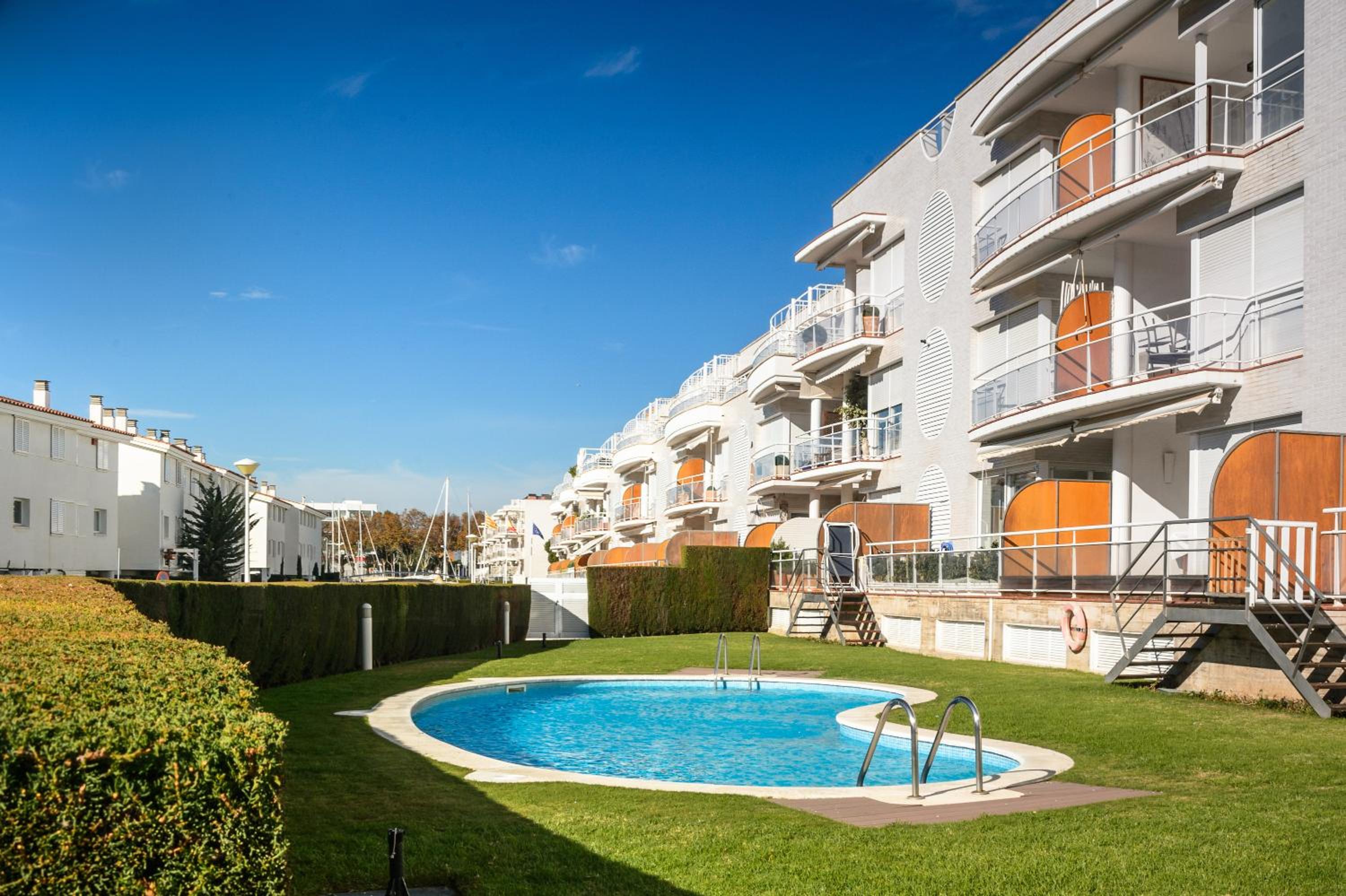 La Marina photo 1