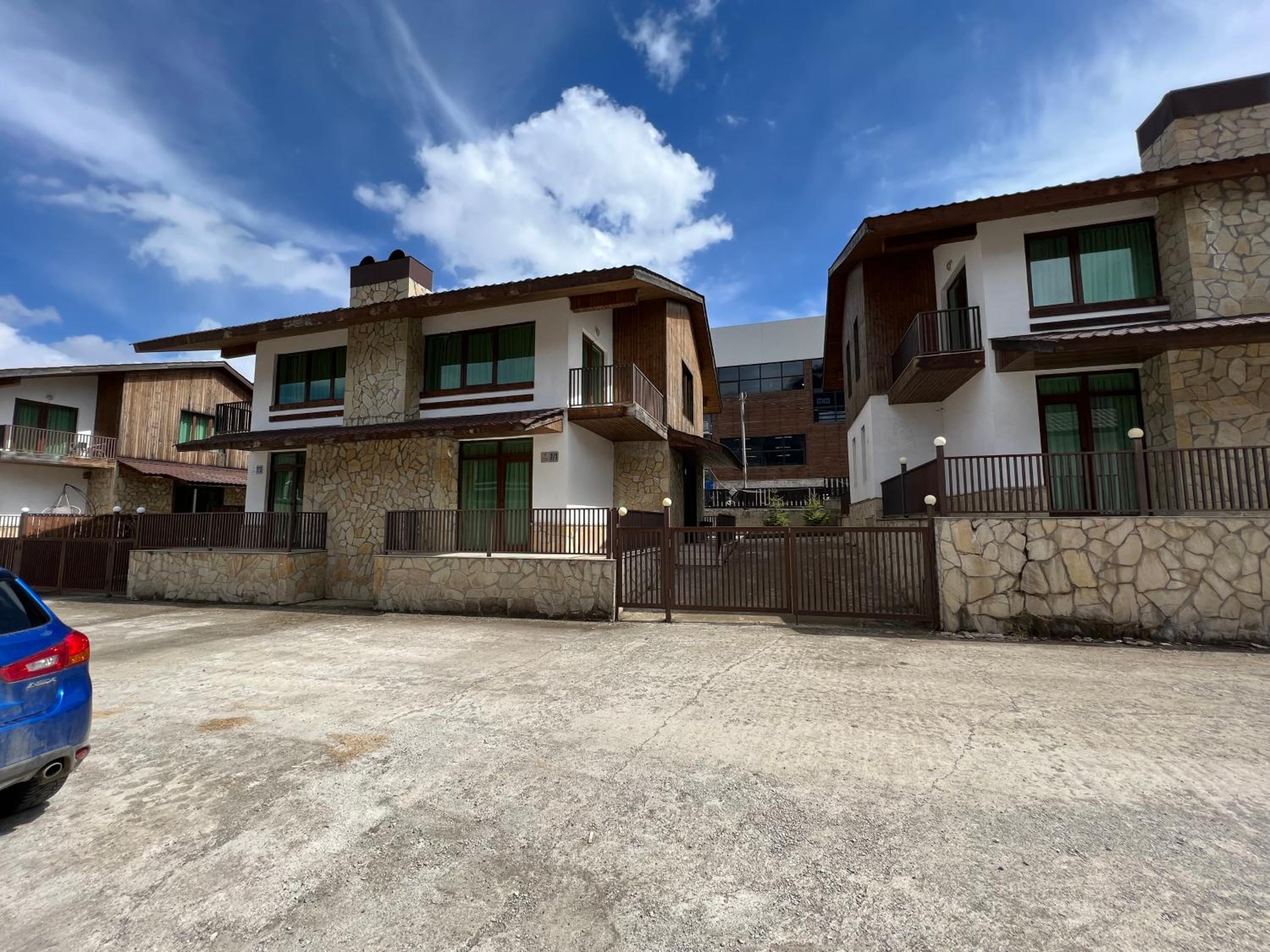 Cottage Crystal Bakuriani view 2