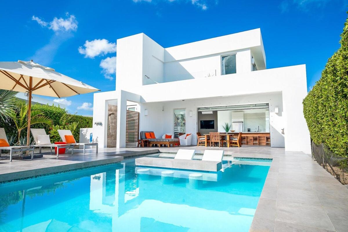 Oceanside 2 Bedroom Luxury Villa with Private Pool, 500ft from Long Bay Beach -V3