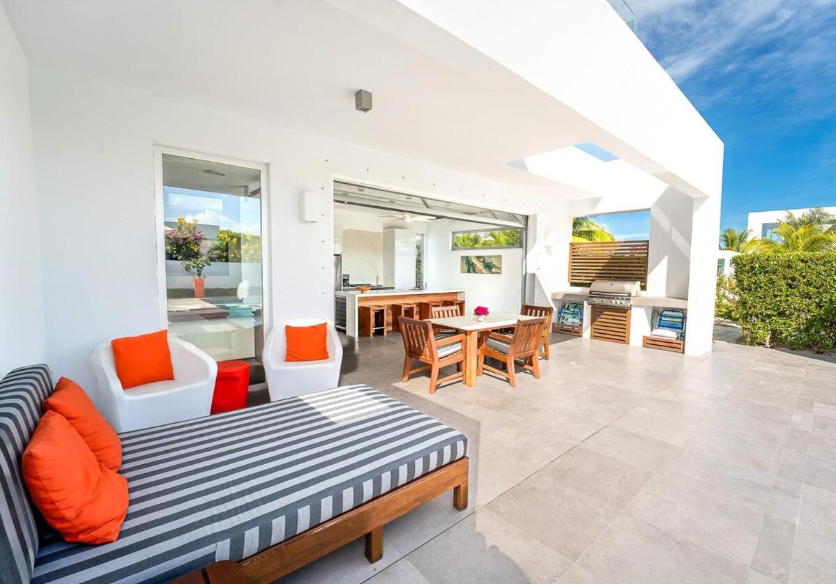 Oceanside 2 Bedroom Luxury Villa with Private Pool, 500ft from Long Bay Beach -V3
