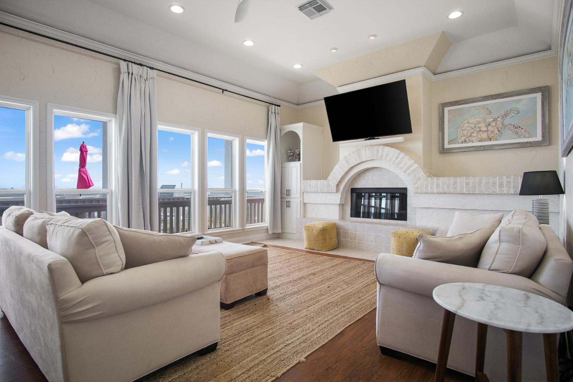 Beach Front Cottage with Beautiful Ocean Views! view 2