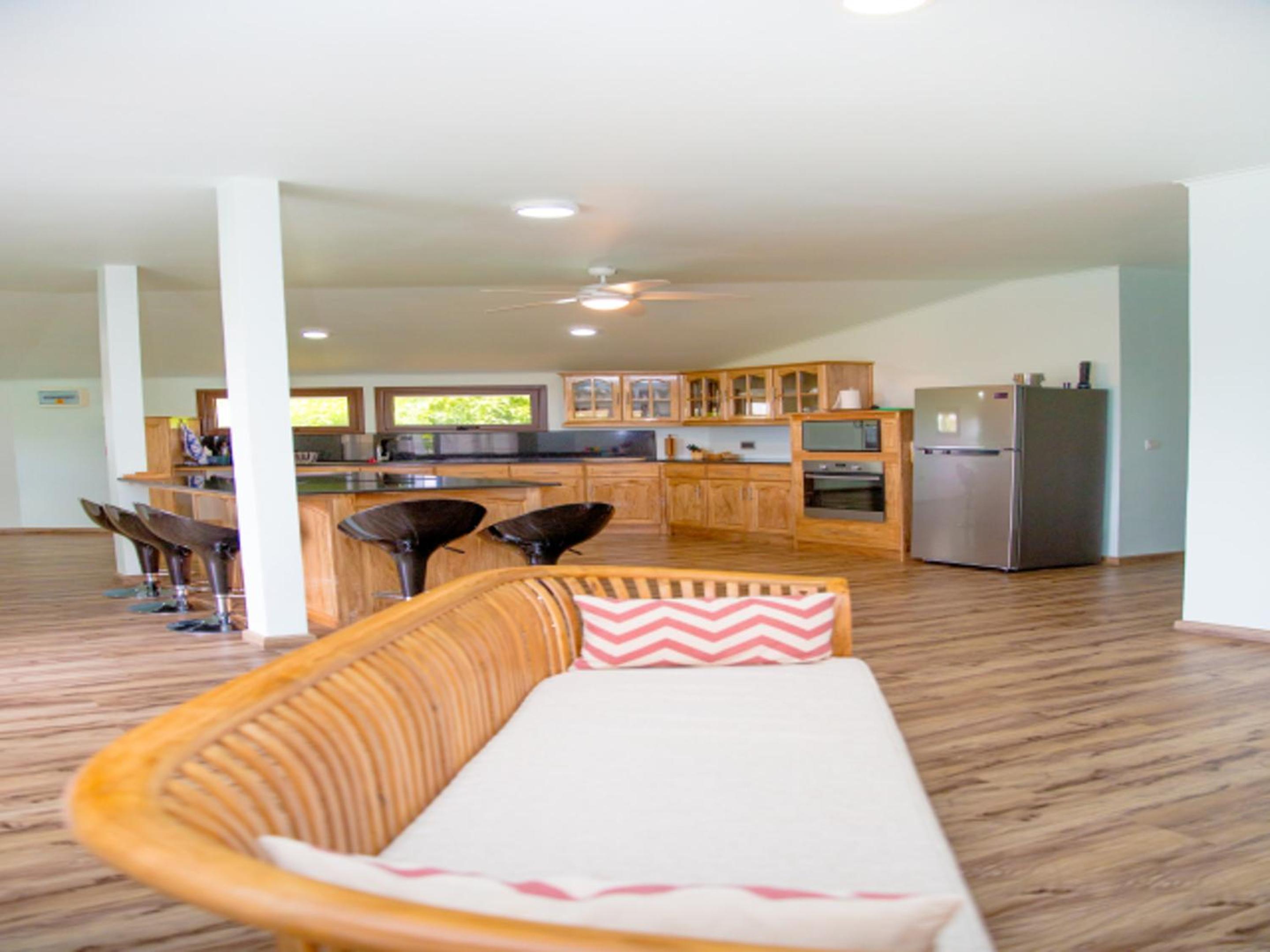 Spacious apartment with sea view, Au Cap, 124 m² view 3