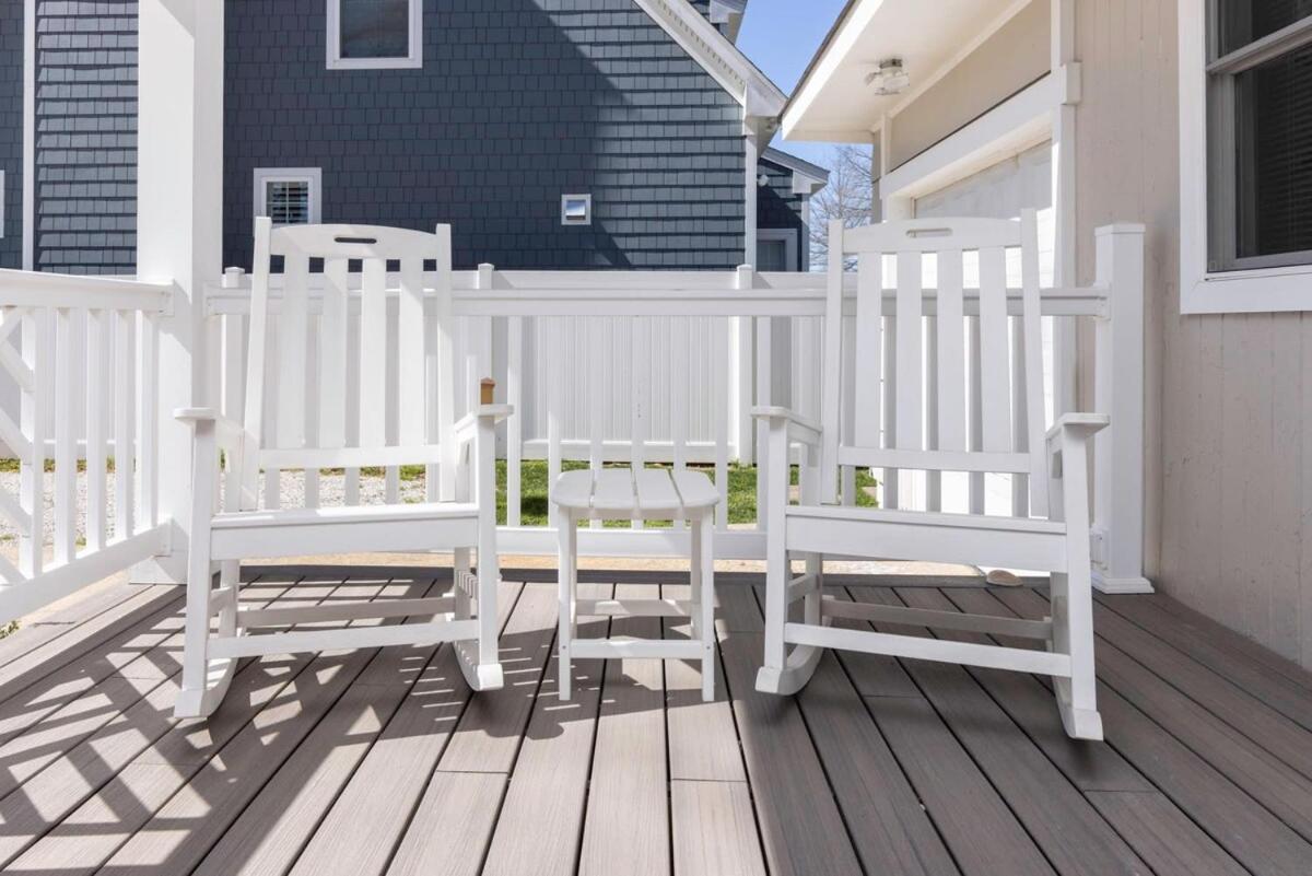 The Beach Vibe with Hot tub 8 min to the Beach view 4