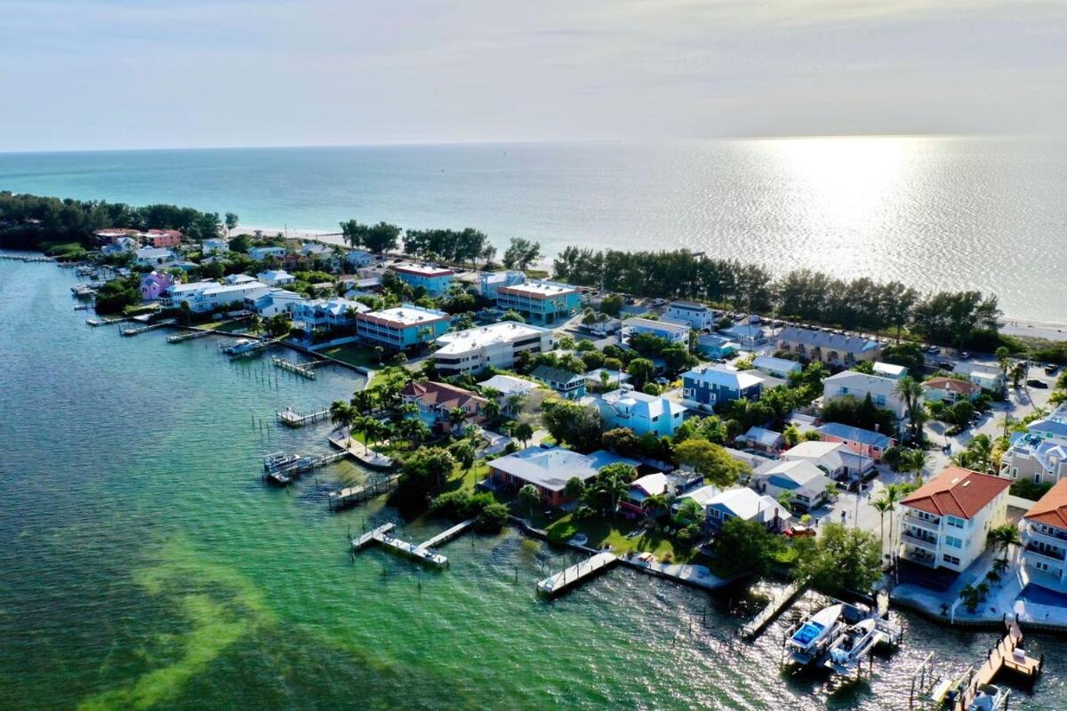 Beachy Keen! 1 bed 1 bath ground floor steps to beach