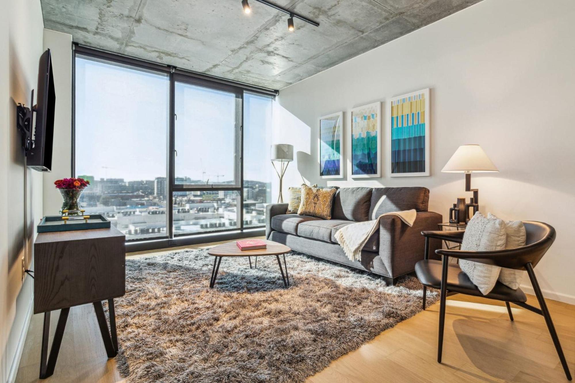 Contemporary City Living Apartments in Nashville