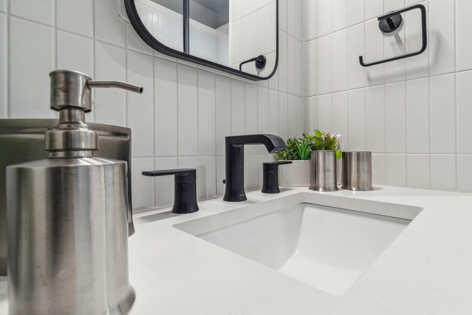 Contemporary City Living Apartments in Nashville