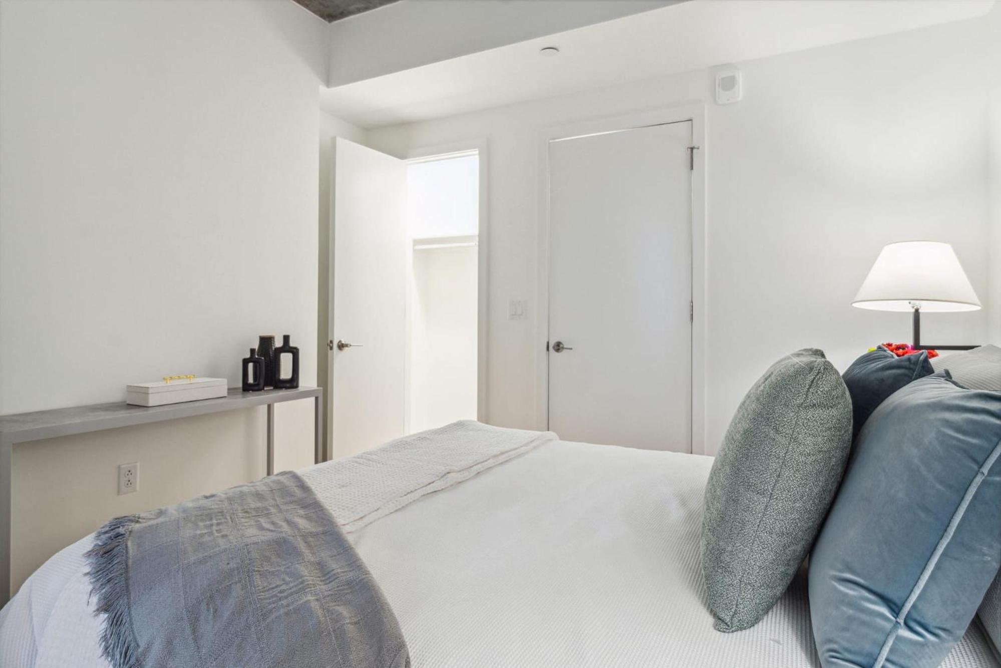 Contemporary City Living Apartments in Nashville