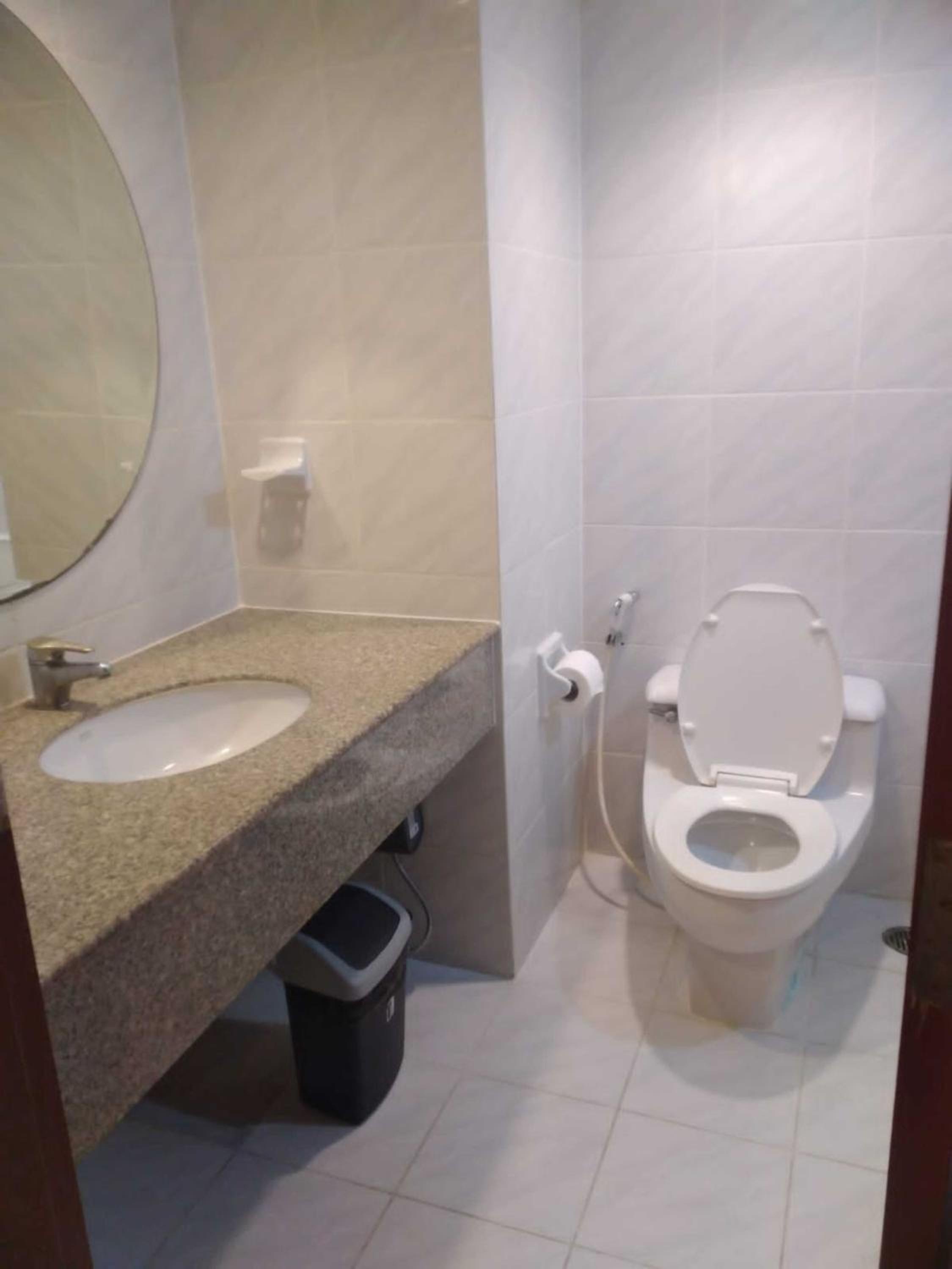 Affordable Serviced Apartments in Nana Omni Tower - Prime Sukhumvit location