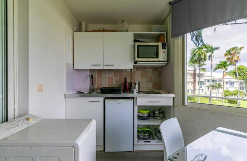 Superbe grand studio dans résidence avec plage view 3