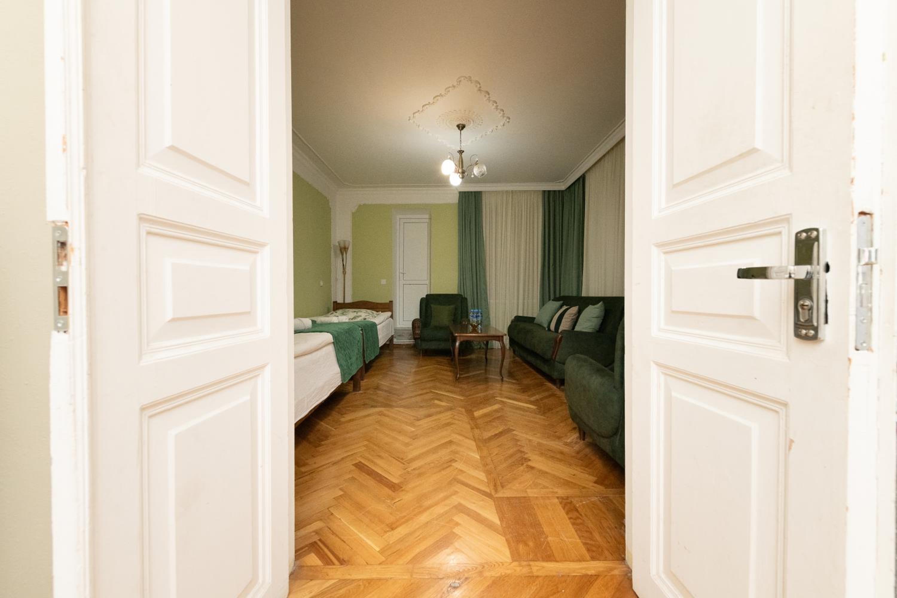 Anna's Guest House en Gori