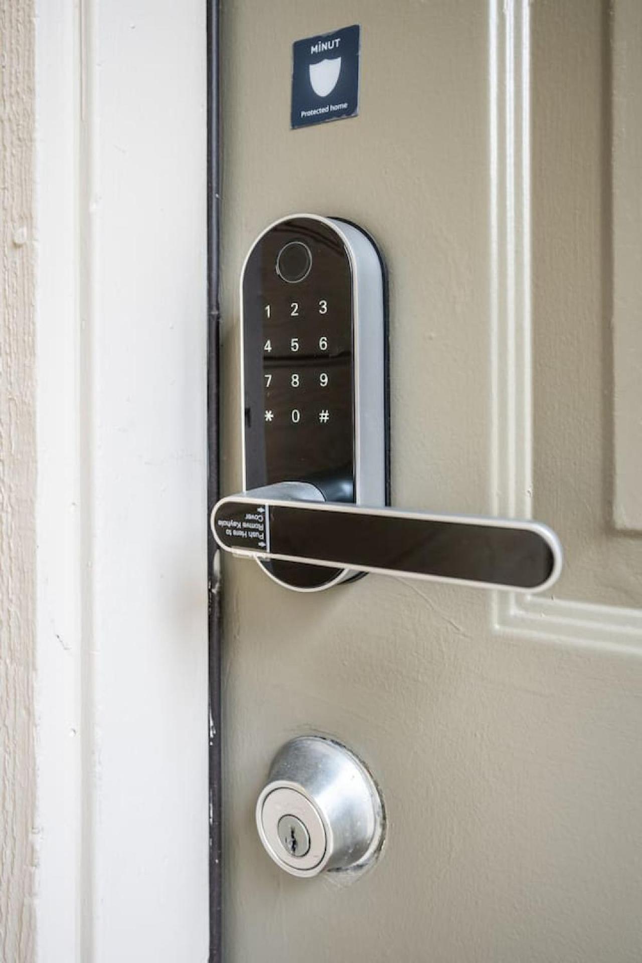 Corporate Housing by MGM - Property Image 9