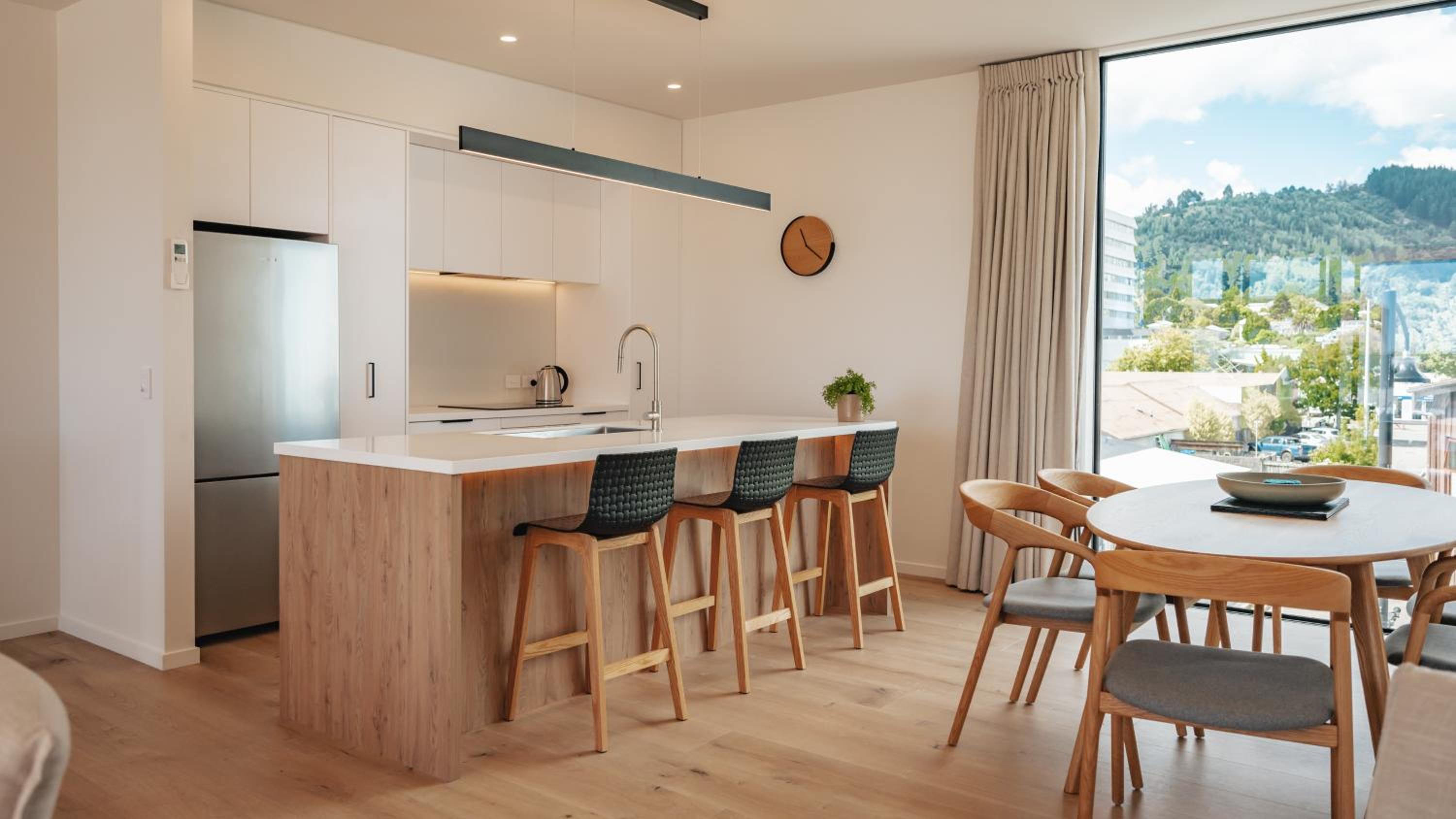 Beautiful urban apartment 2 view 2