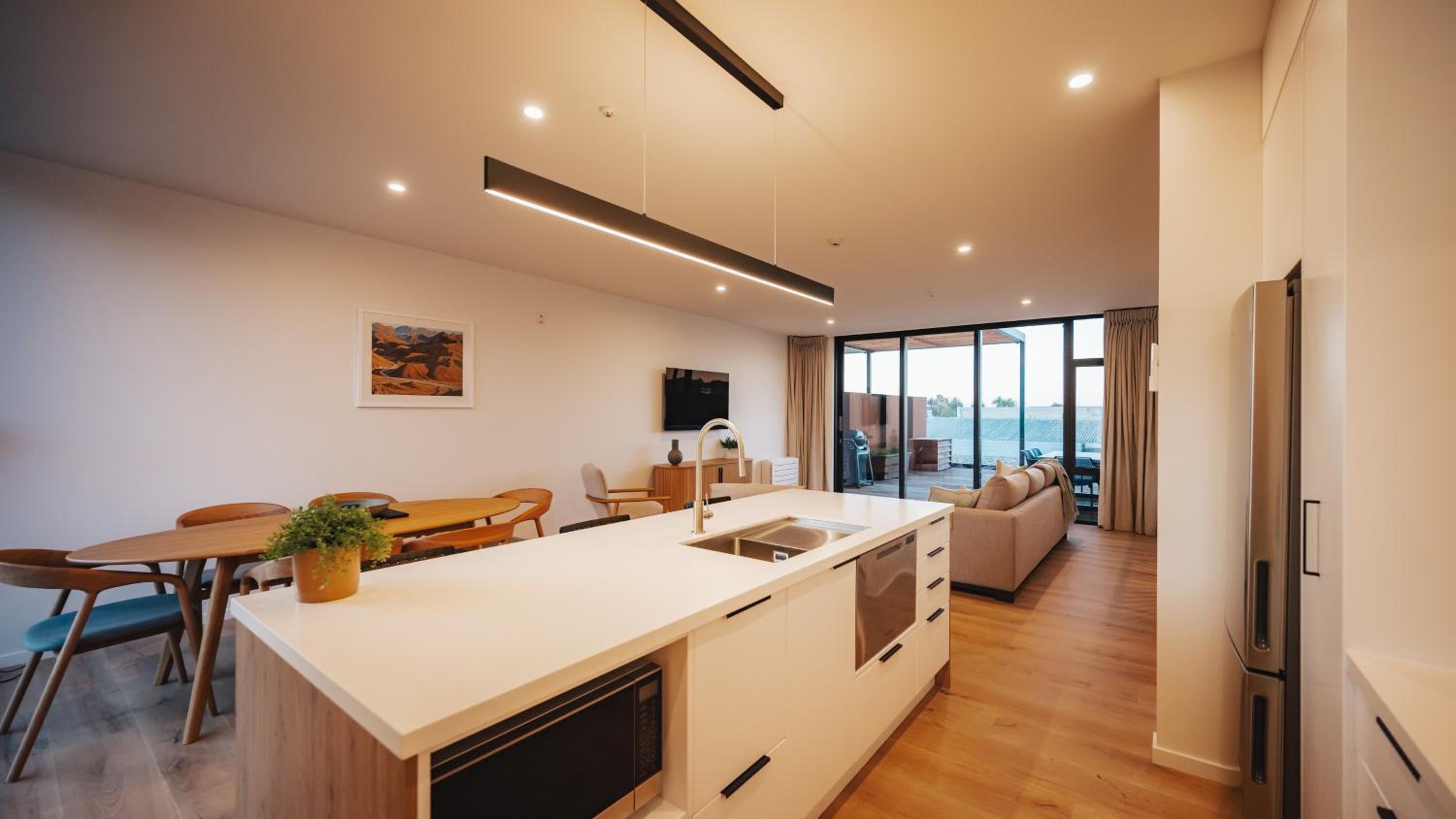 Beautiful urban apartment 2 view 3