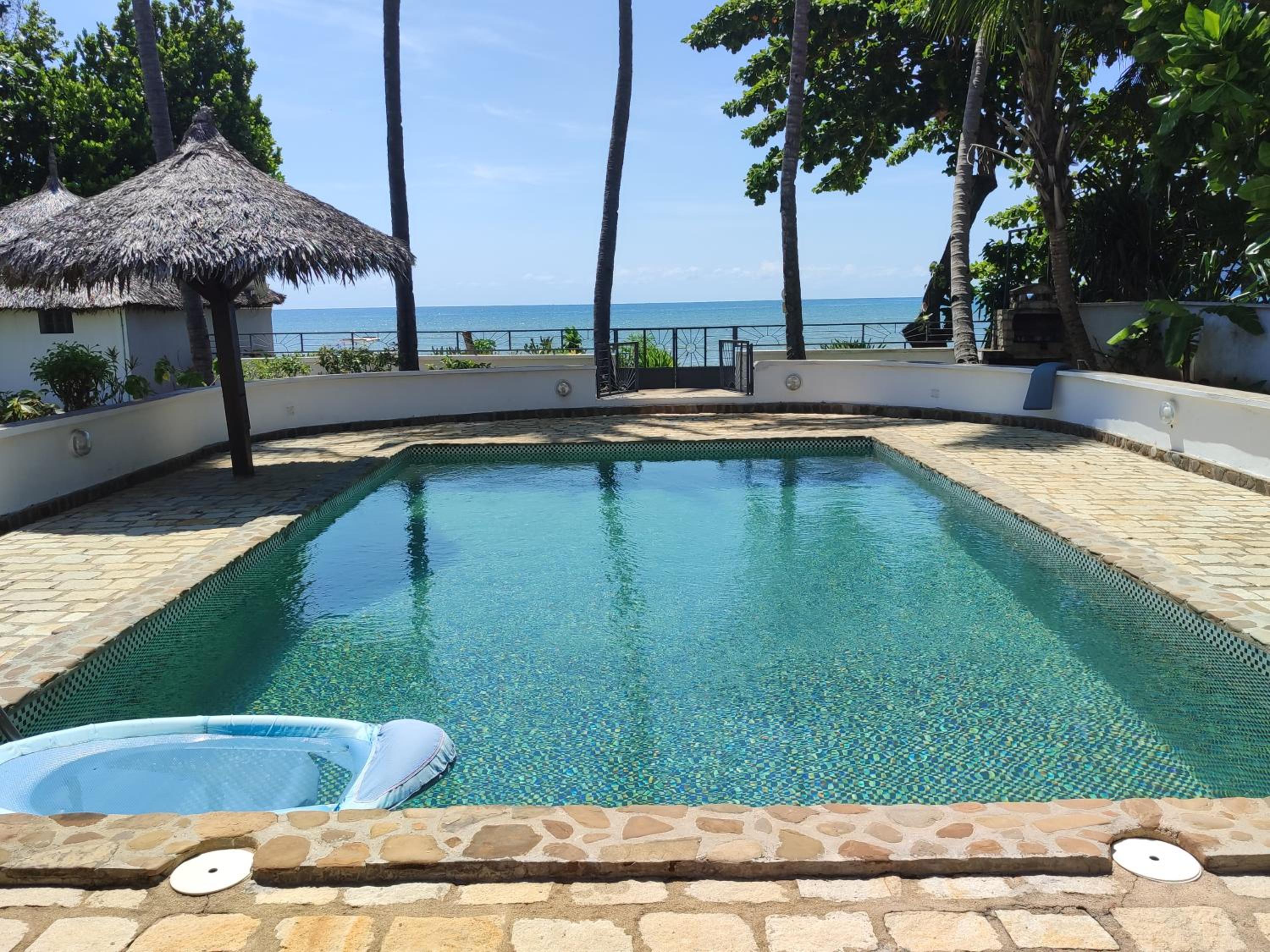 7 cocotiers VILLA F4 PISCINE PLAGE view 3