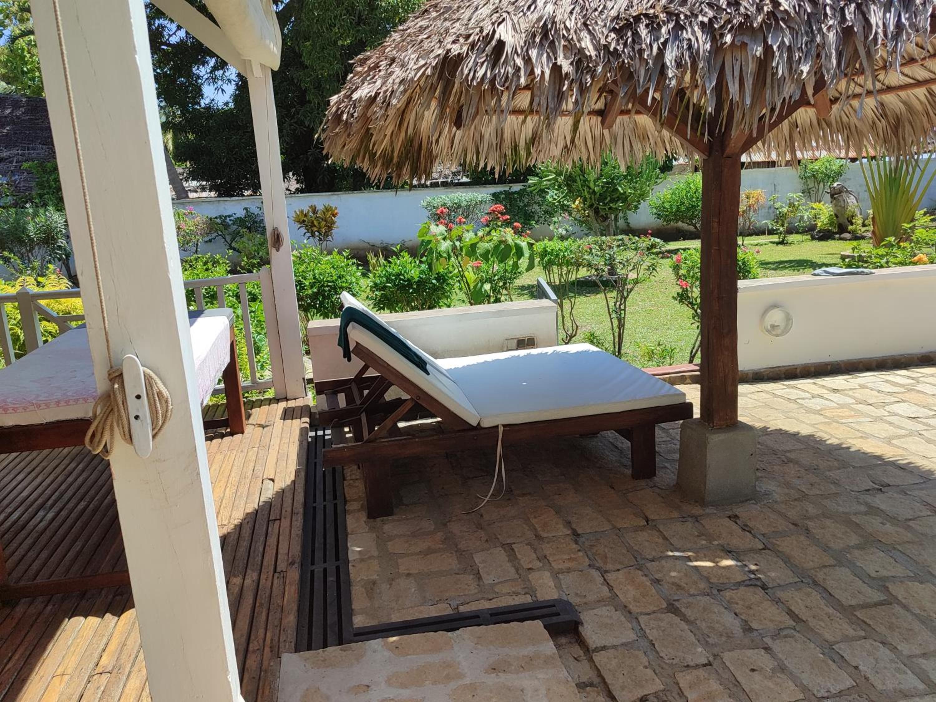7 cocotiers VILLA F4 PISCINE PLAGE view 5