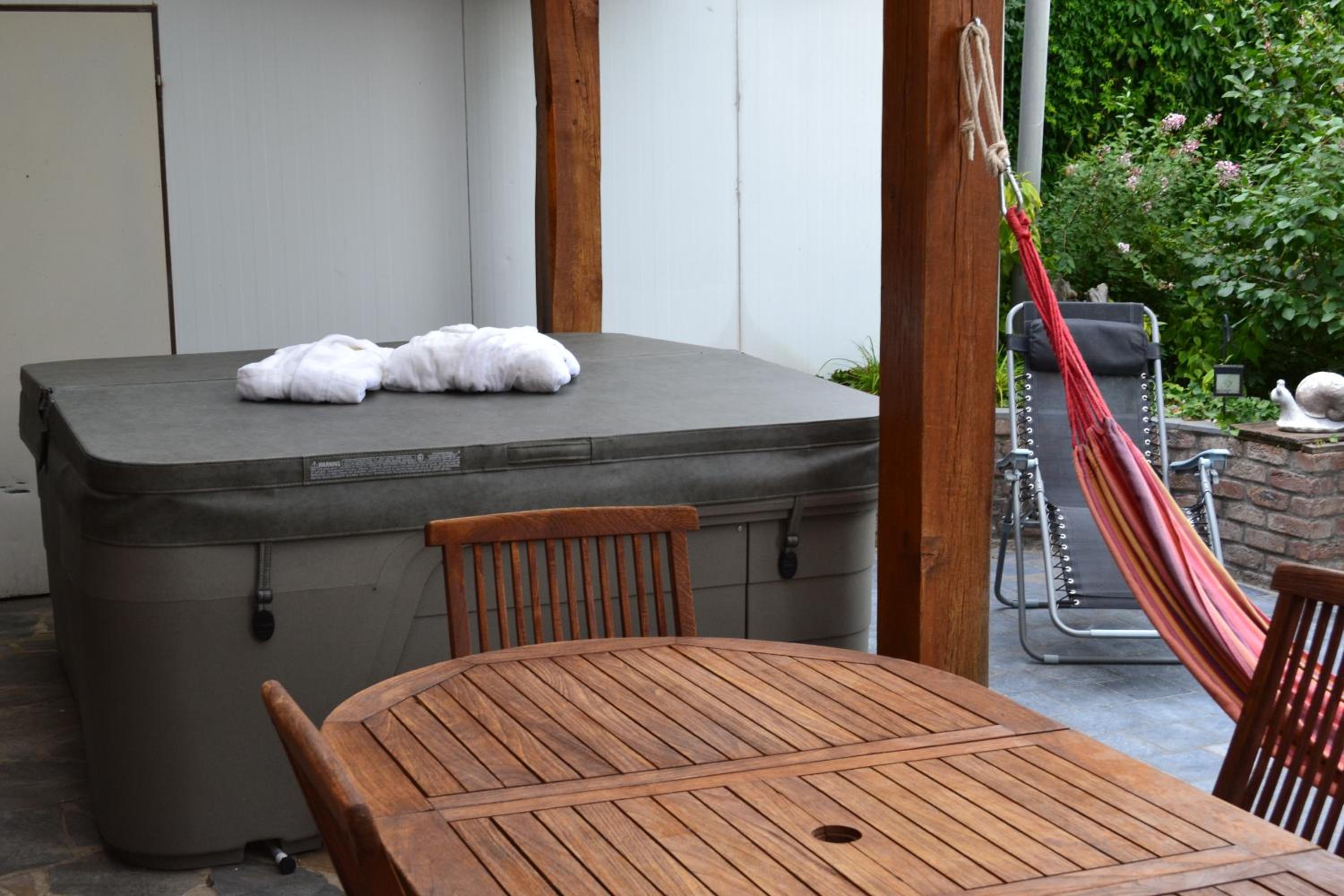 Gîte Blanc Bleu Sauna et jacuzzi privatif borne de recharge