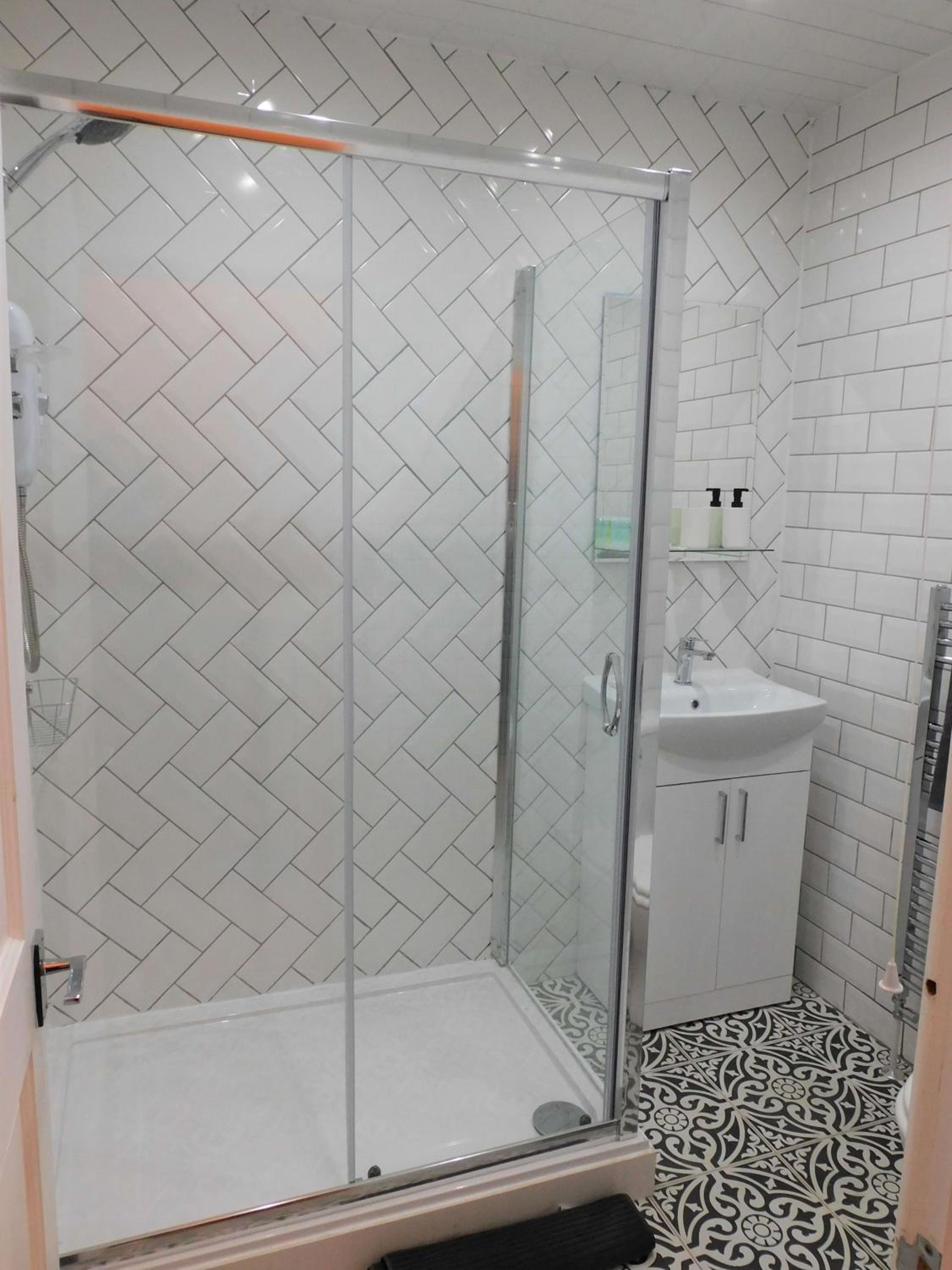 Beautiful 3 bed apt in the City Centre view 3