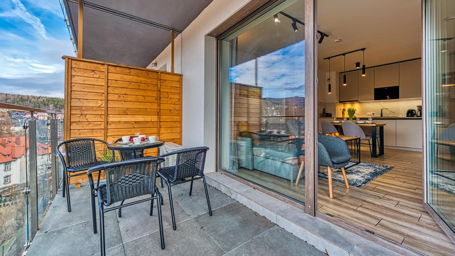 Apartamenty z basenem i saunami STONE HILL RESORT II VIP Centrum by Royal Aparts