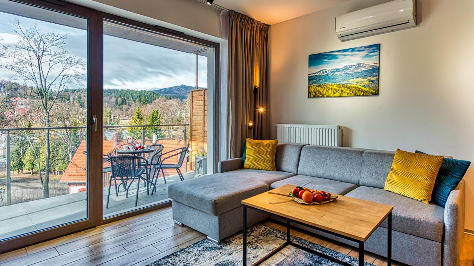 Apartamenty z basenem i saunami STONE HILL RESORT II VIP Centrum by Royal Aparts
